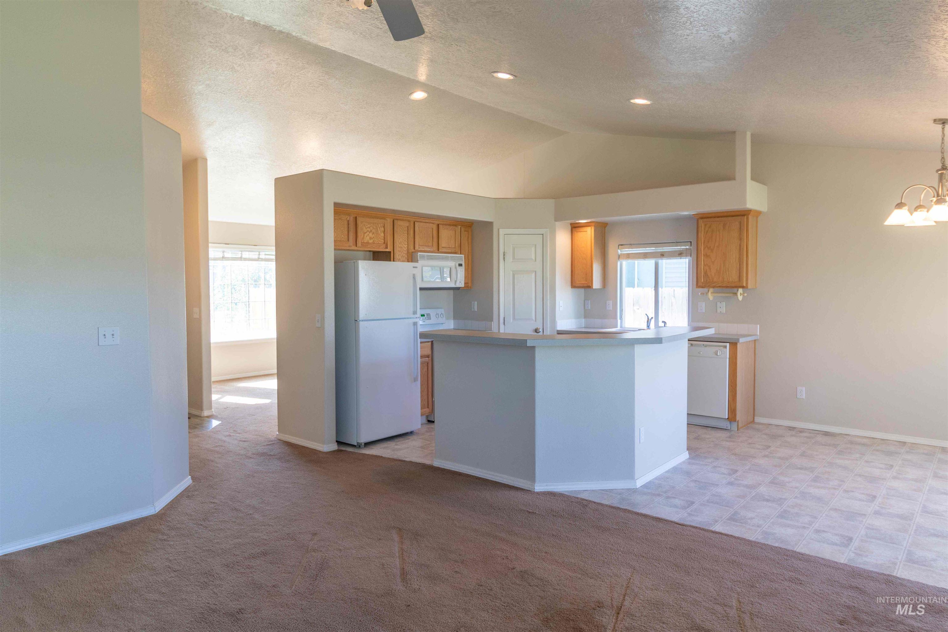 3806 E Clear Springs, Nampa, Idaho 83686, 3 Bedrooms, 2 Bathrooms, Residential For Sale, Price $274,900, 98925462