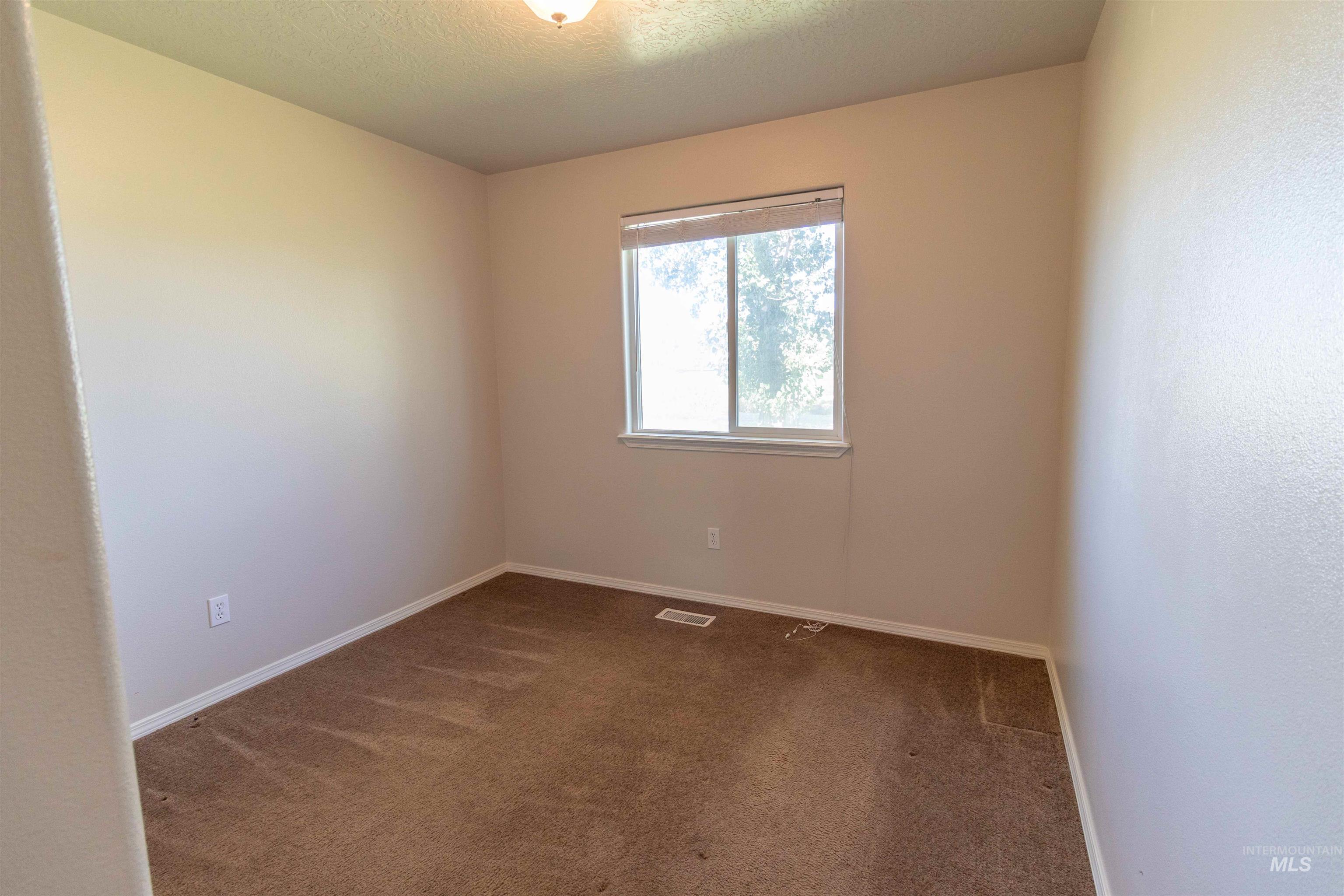 3806 E Clear Springs, Nampa, Idaho 83686, 3 Bedrooms, 2 Bathrooms, Residential For Sale, Price $274,900, 98925462