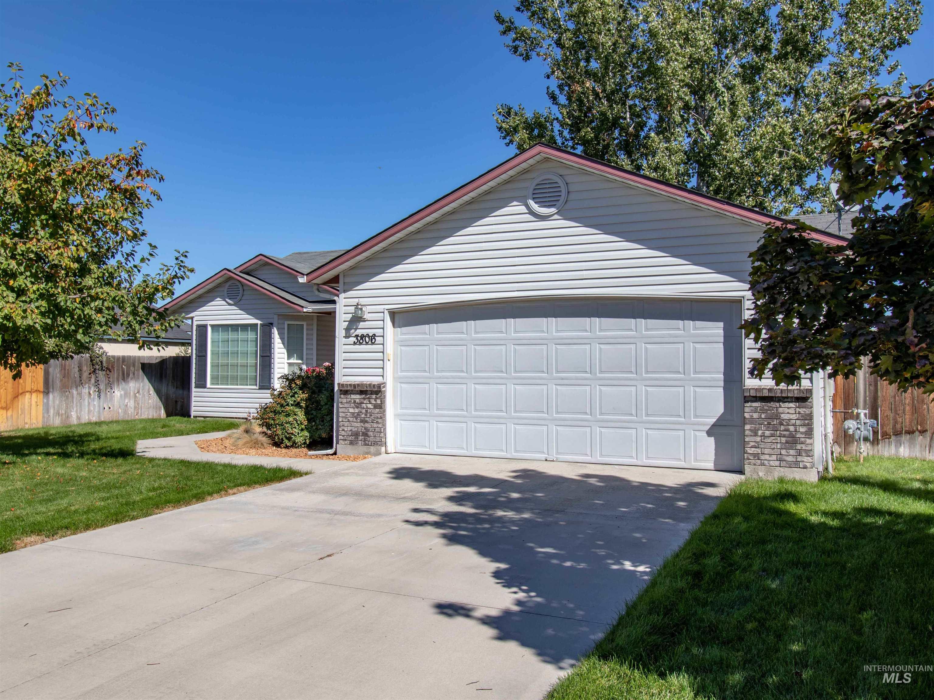 3806 E Clear Springs, Nampa, Idaho 83686, 3 Bedrooms, 2 Bathrooms, Residential For Sale, Price $274,900, 98925462