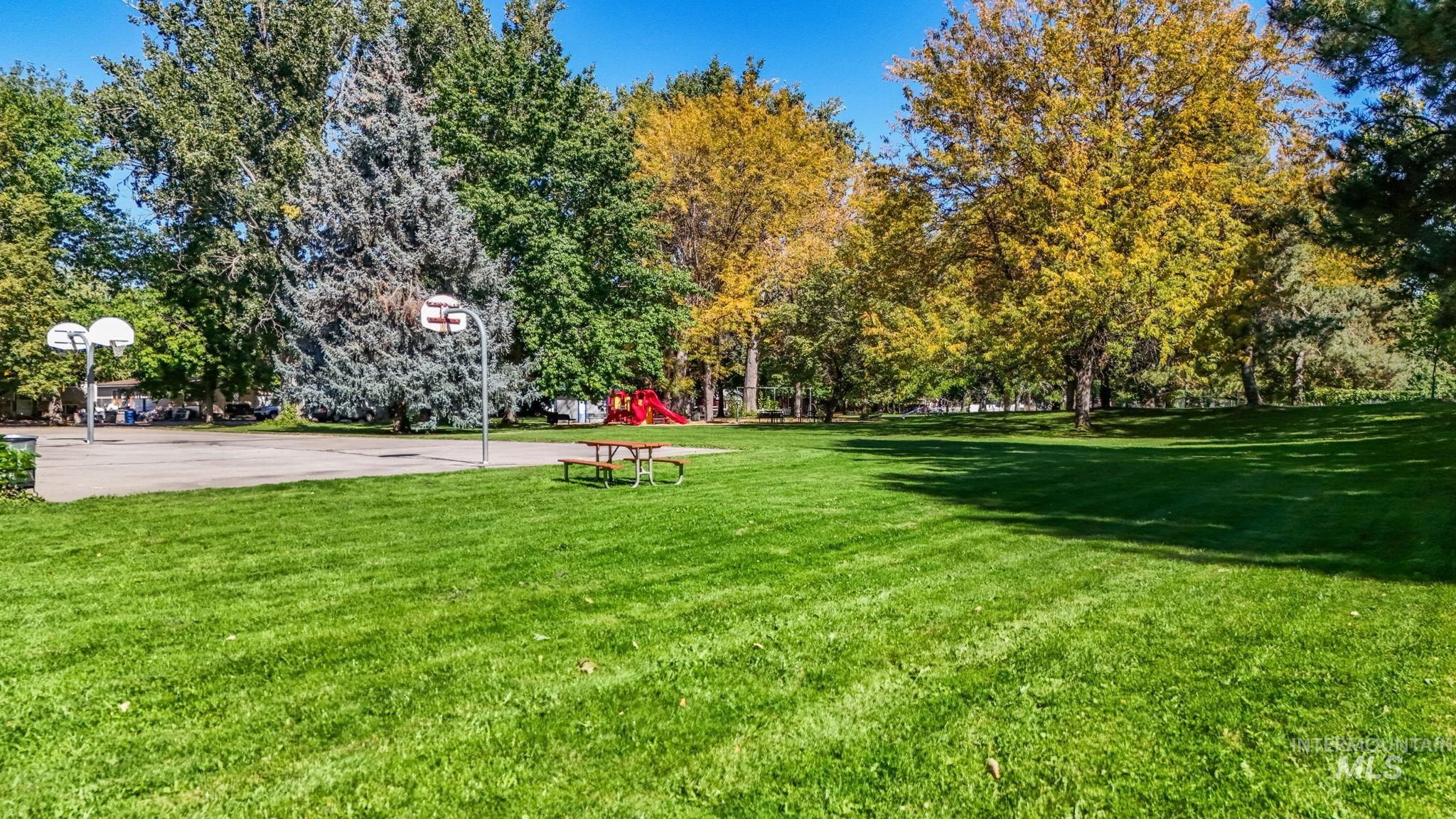 4742 W Willow Ln, Boise, Idaho 83703, 3 Bedrooms, 2 Bathrooms, Residential For Sale, Price $315,000, 98925464