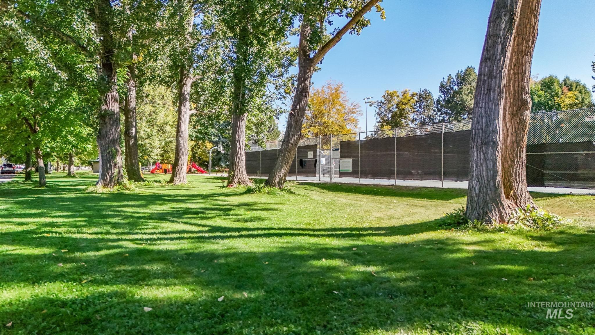 4742 W Willow Ln, Boise, Idaho 83703, 3 Bedrooms, 2 Bathrooms, Residential For Sale, Price $315,000, 98925464
