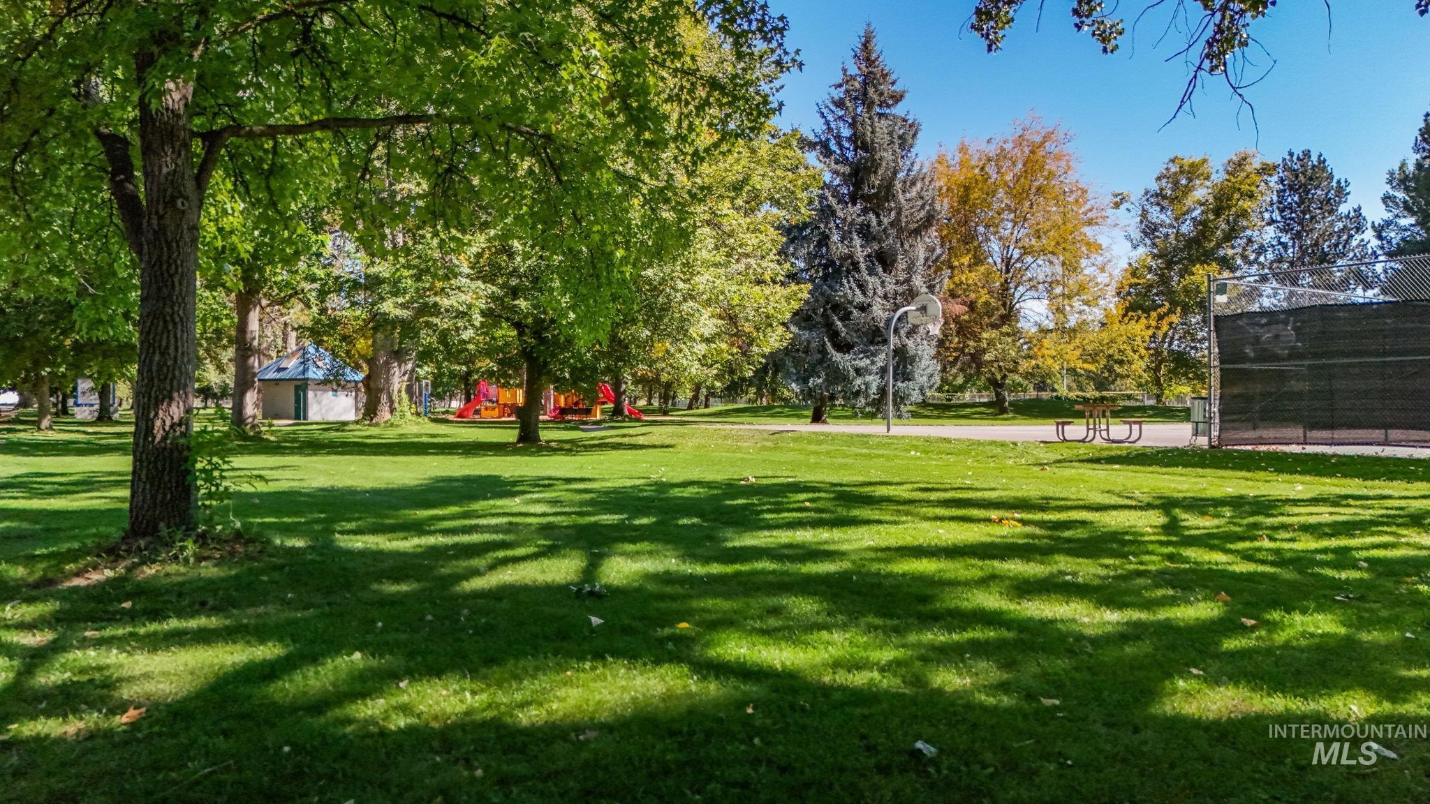 4742 W Willow Ln, Boise, Idaho 83703, 3 Bedrooms, 2 Bathrooms, Residential For Sale, Price $315,000, 98925464