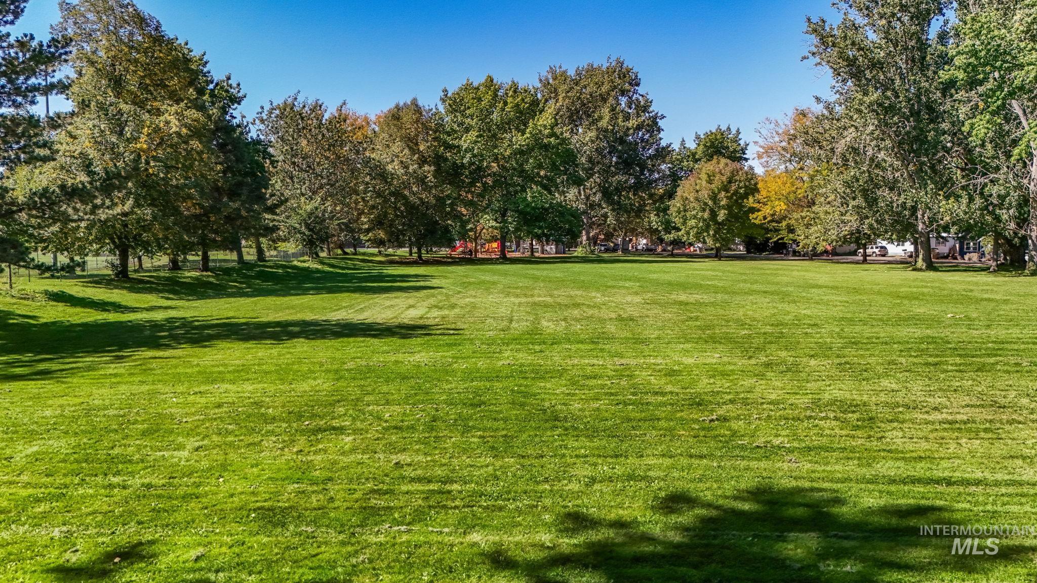 4742 W Willow Ln, Boise, Idaho 83703, 3 Bedrooms, 2 Bathrooms, Residential For Sale, Price $315,000, 98925464