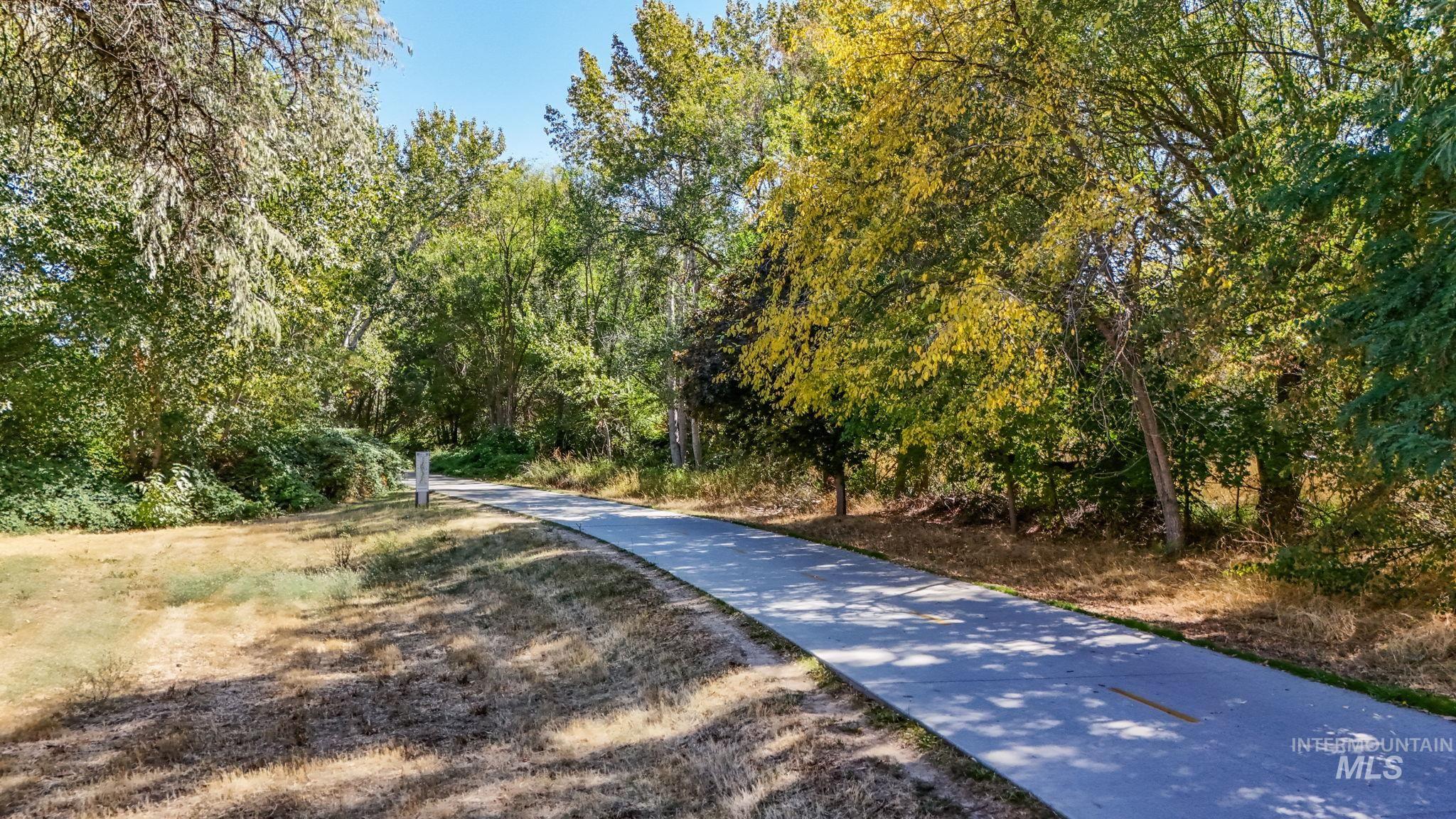 4742 W Willow Ln, Boise, Idaho 83703, 3 Bedrooms, 2 Bathrooms, Residential For Sale, Price $315,000, 98925464