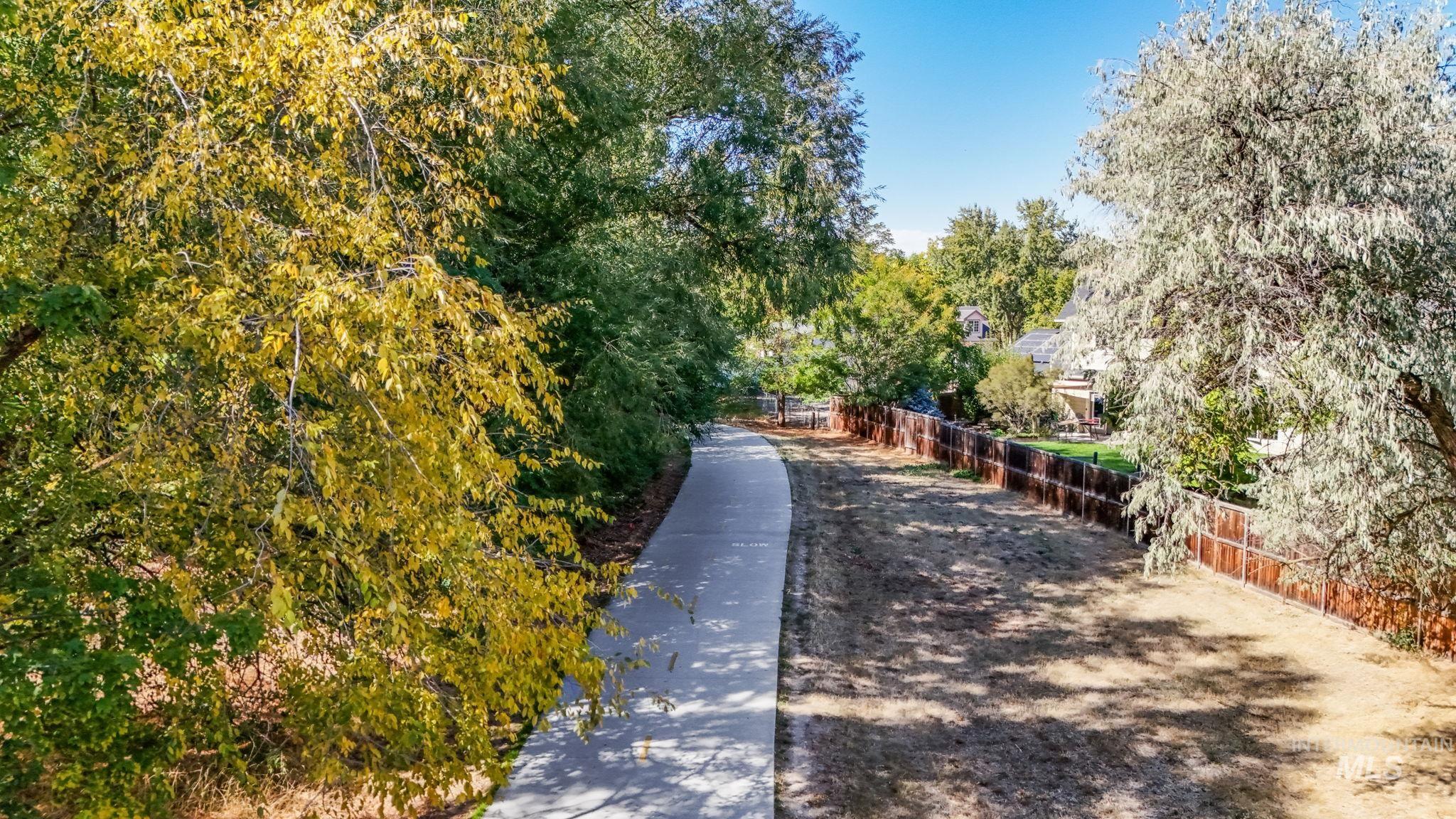 4742 W Willow Ln, Boise, Idaho 83703, 3 Bedrooms, 2 Bathrooms, Residential For Sale, Price $315,000, 98925464