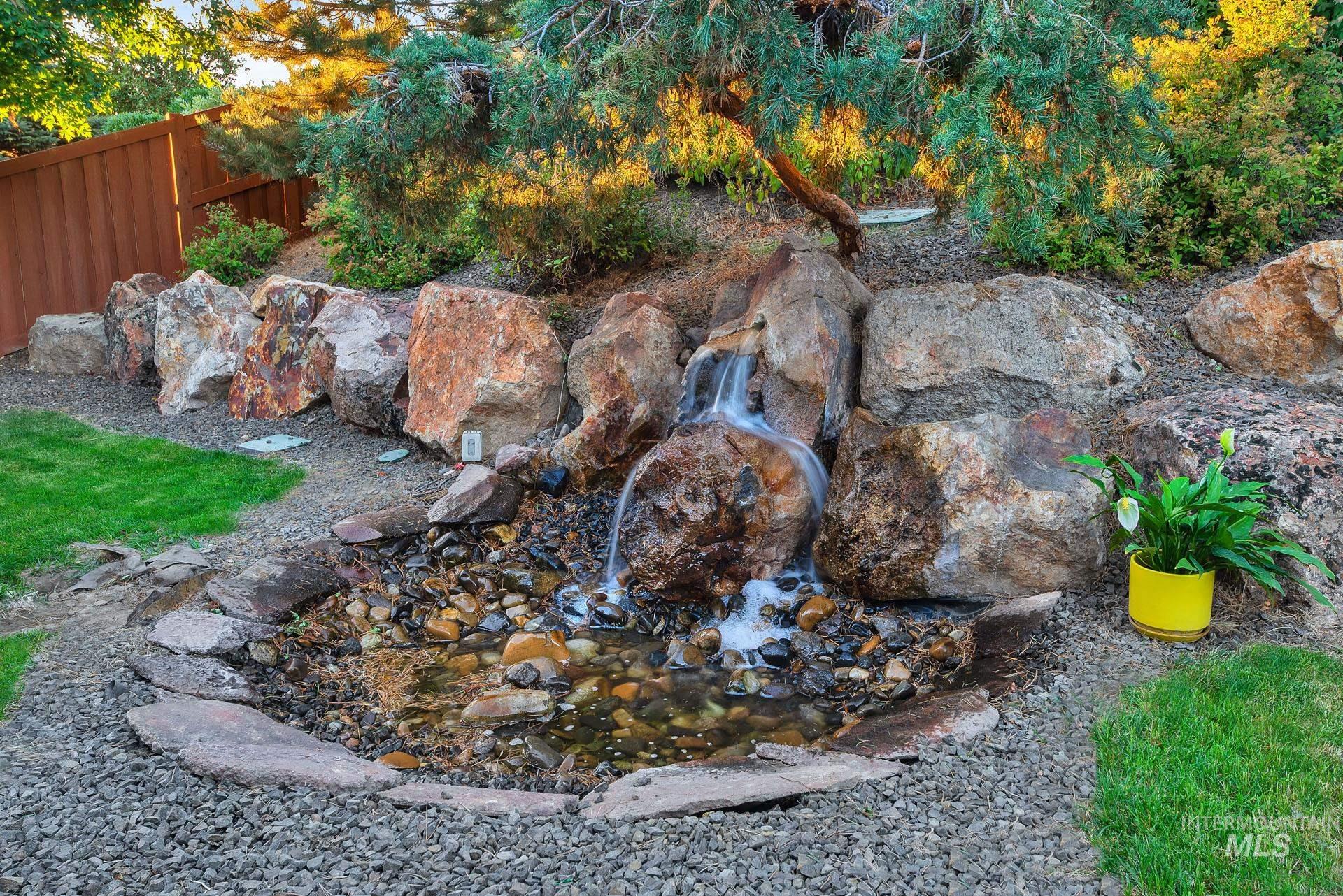 9236 W Whitecrest St, Star, Idaho 83669-5963, 4 Bedrooms, 2.5 Bathrooms, Residential For Sale, Price $624,900, 98925466