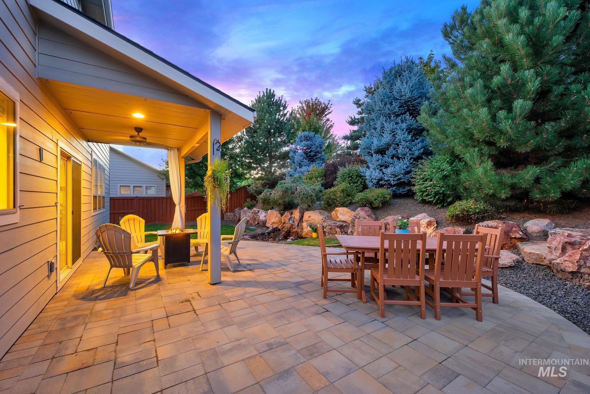 9236 W Whitecrest St, Star, Idaho 83669-5963, 4 Bedrooms, 2.5 Bathrooms, Residential For Sale, Price $624,900, 98925466