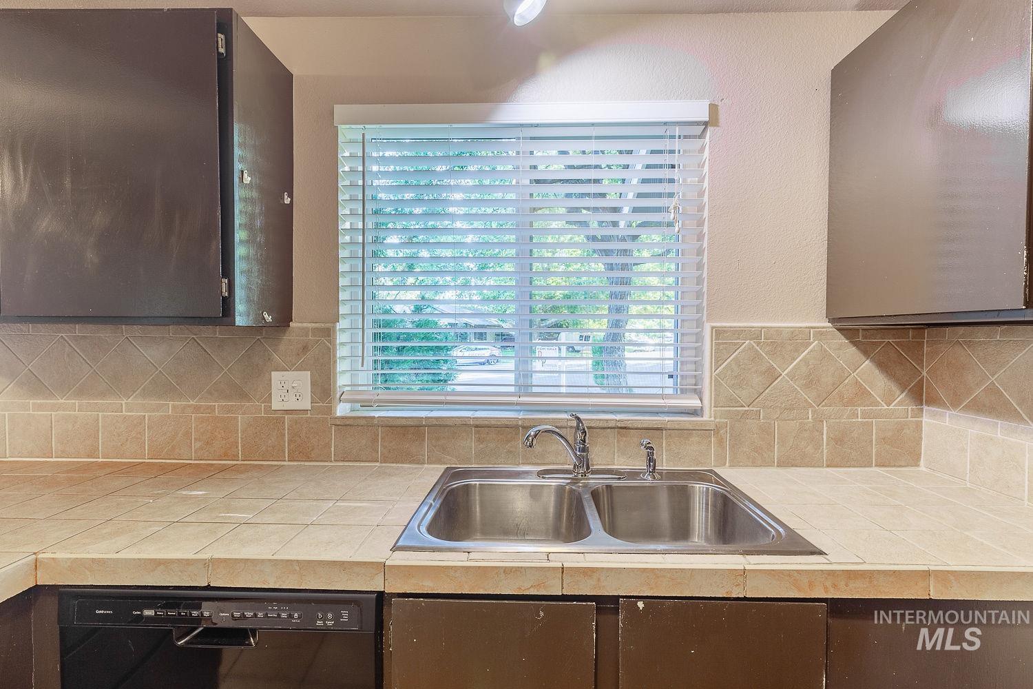 1119 W Holland Ave, Nampa, Idaho 83651, 4 Bedrooms, 1.5 Bathrooms, Residential For Sale, Price $349,900, 98925467