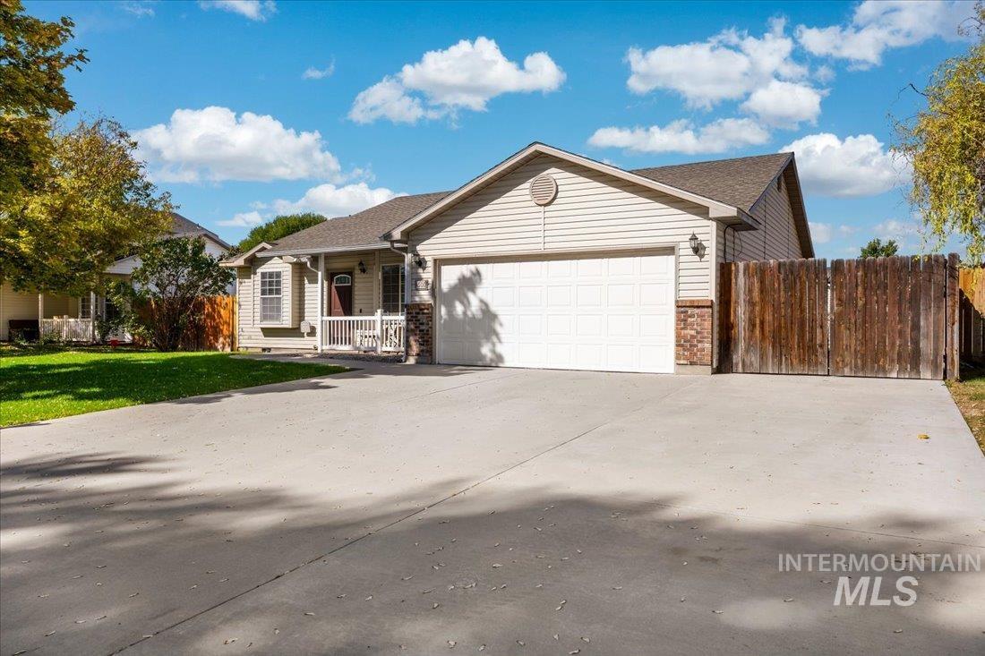 1500 W Blaine Ave, Nampa, Idaho 83651-7678, 3 Bedrooms, 2 Bathrooms, Residential For Sale, Price $350,000, 98925473