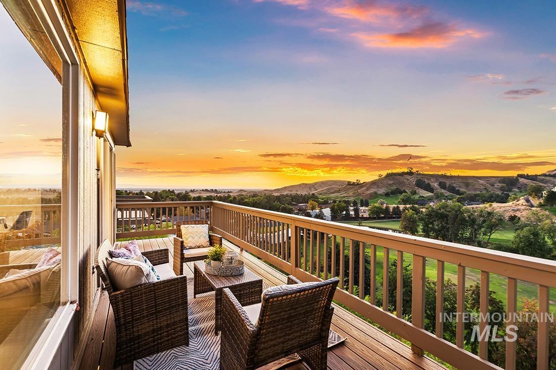 110 W Braemere Rd, Boise, Idaho 83702, 2 Bedrooms, 2 Bathrooms, Residential For Sale, Price $650,000, 98925474