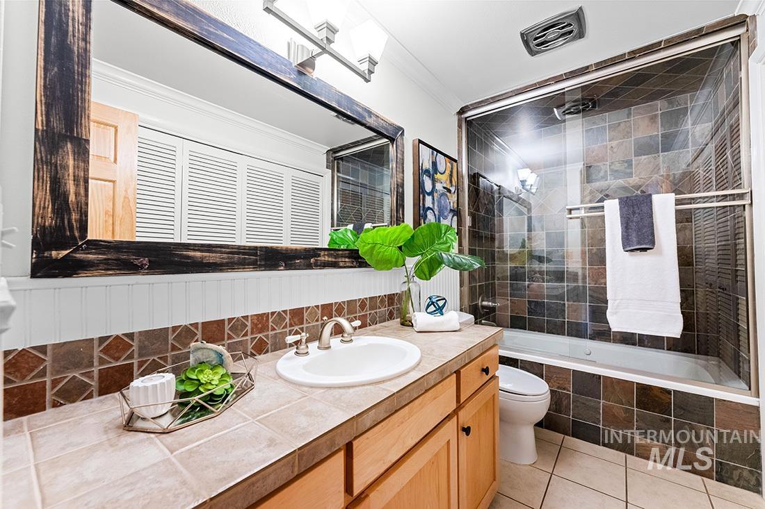 110 W Braemere Rd, Boise, Idaho 83702, 2 Bedrooms, 2 Bathrooms, Residential For Sale, Price $650,000, 98925474