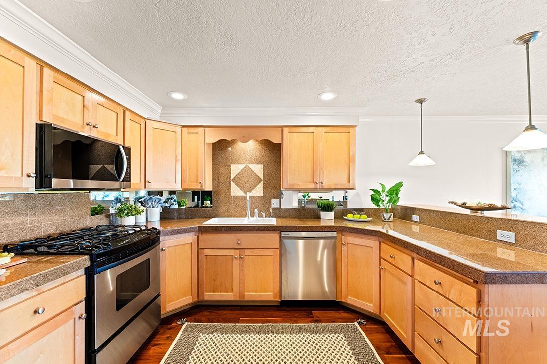 110 W Braemere Rd, Boise, Idaho 83702, 2 Bedrooms, 2 Bathrooms, Residential For Sale, Price $650,000, 98925474