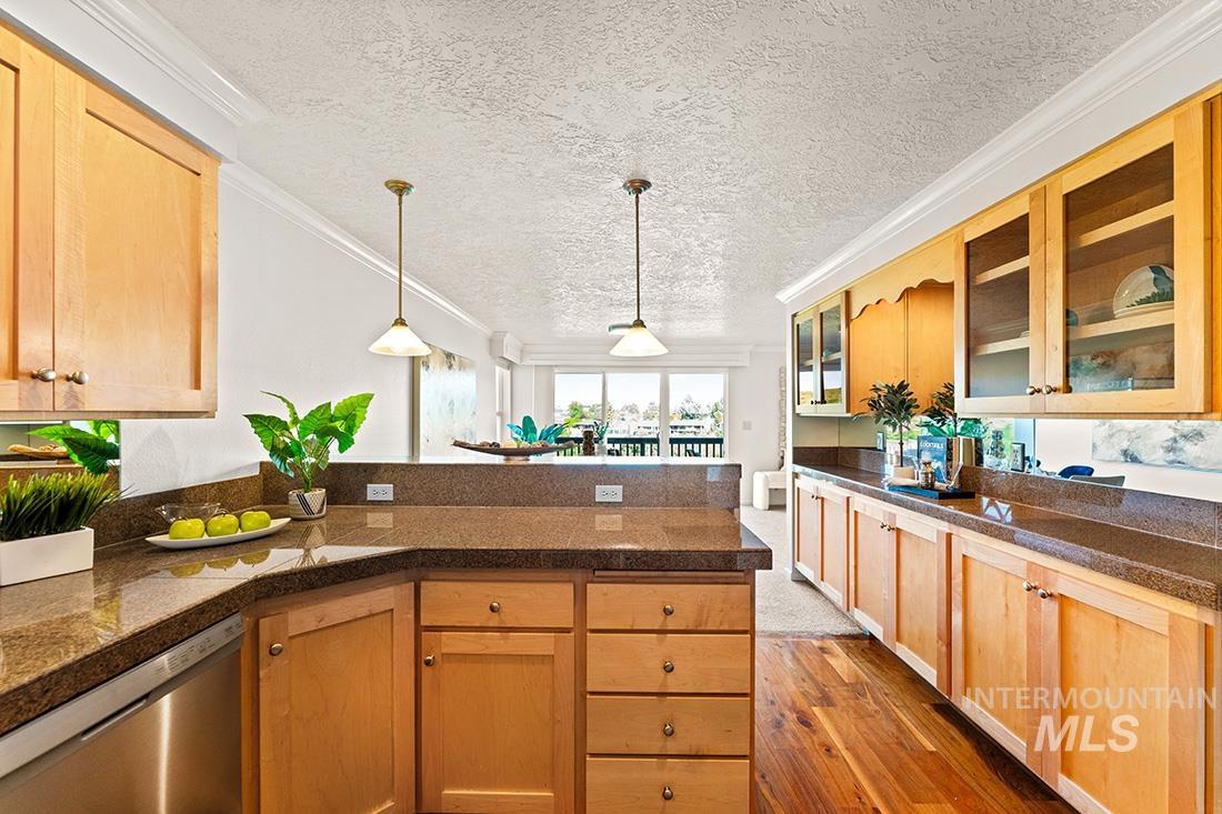 110 W Braemere Rd, Boise, Idaho 83702, 2 Bedrooms, 2 Bathrooms, Residential For Sale, Price $650,000, 98925474
