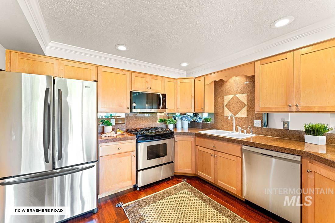 110 & 110 W Braemere Rd, Boise, Idaho 83702, 2 Bedrooms, 2 Bathrooms, Residential Income For Sale, Price $1,088,000, 98925478