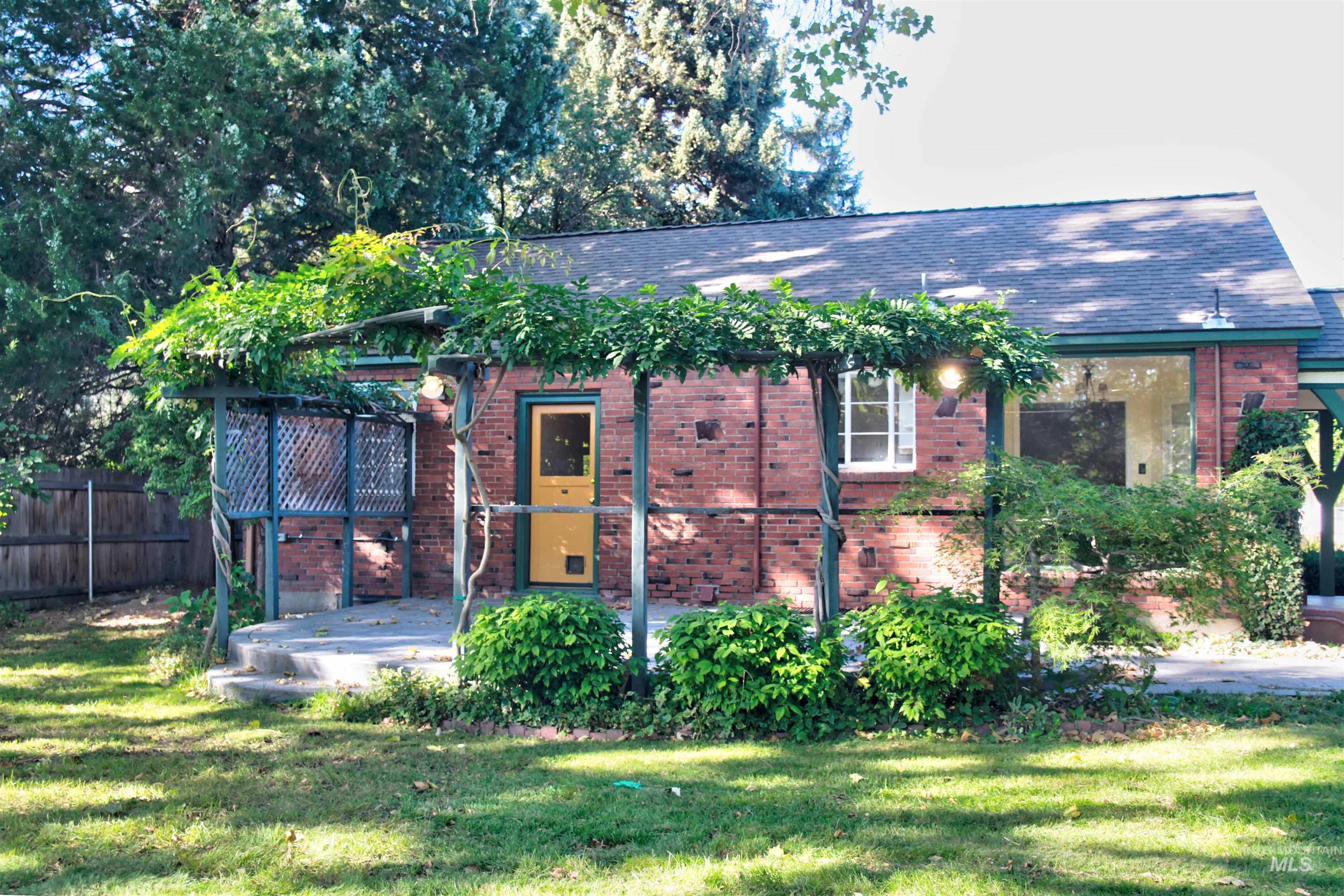3421 W Rose Hill St., Boise, Idaho 83705, 3 Bedrooms, 2 Bathrooms, Residential For Sale, Price $640,000, 98925479