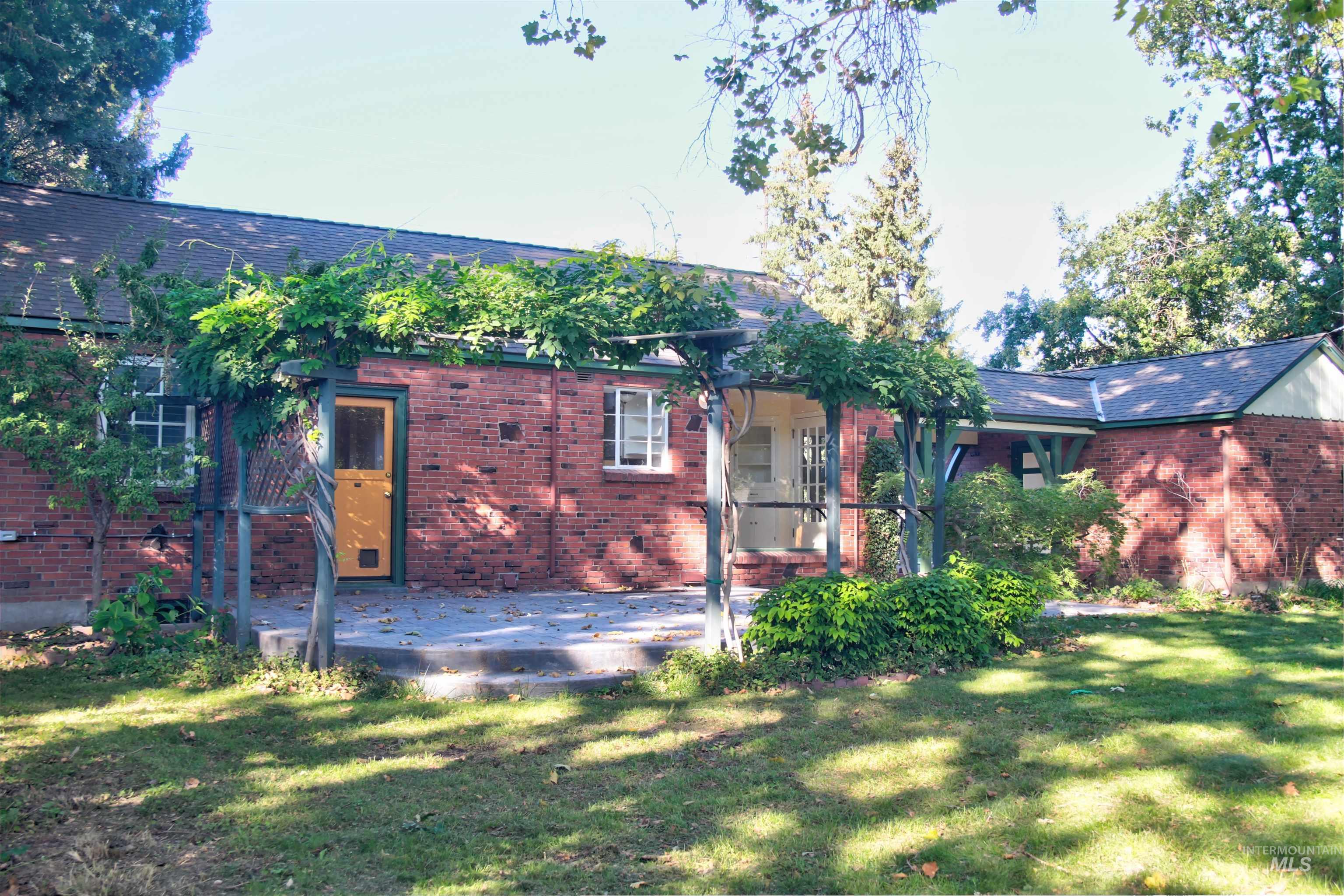 3421 W Rose Hill St., Boise, Idaho 83705, 3 Bedrooms, 2 Bathrooms, Residential For Sale, Price $640,000, 98925479
