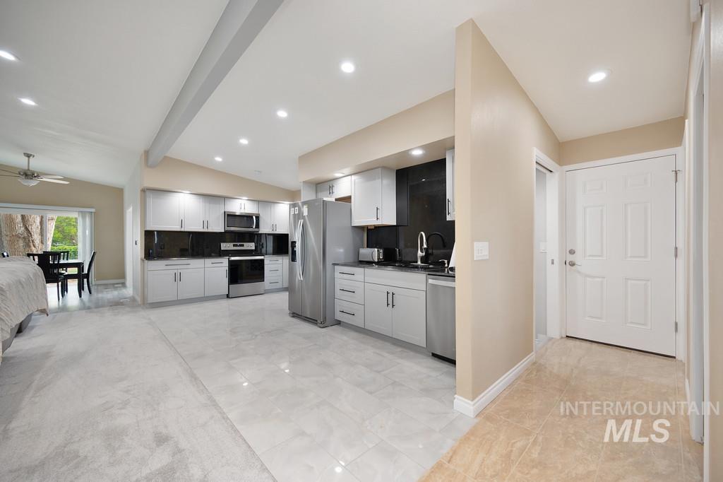 1221 7th Street, Clarkston, Washington 99403, 5 Bedrooms, 3.5 Bathrooms, Residential For Sale, Price $550,000, 98925480