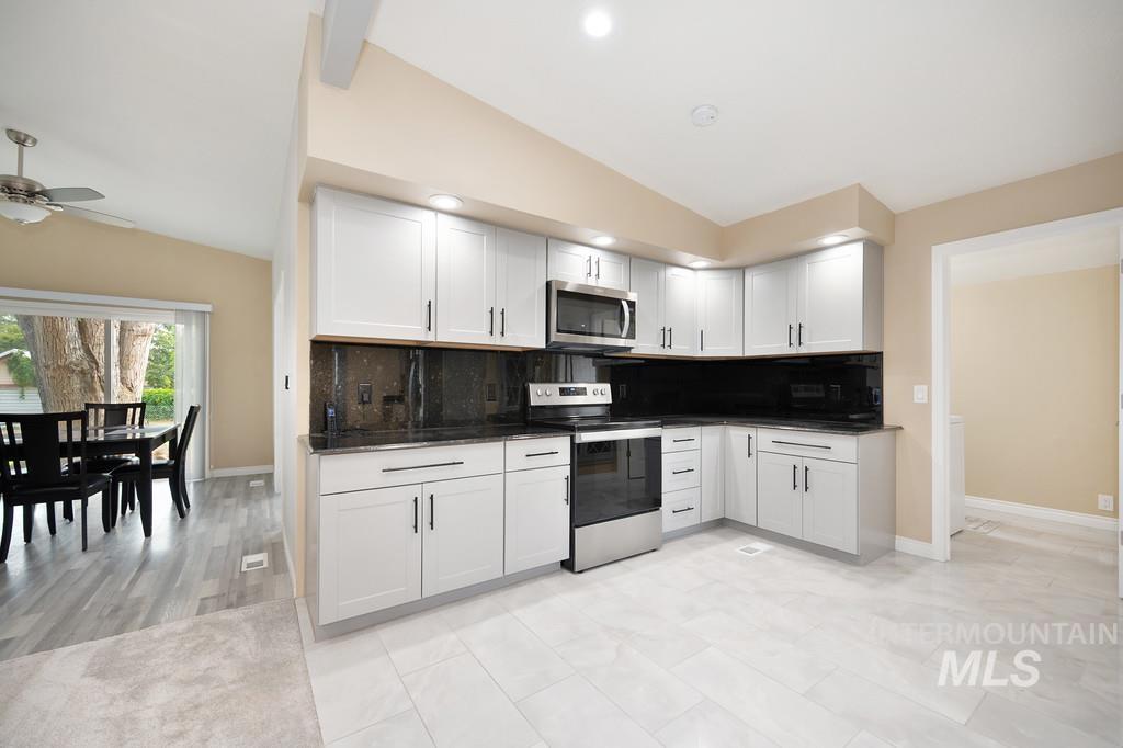 1221 7th Street, Clarkston, Washington 99403, 5 Bedrooms, 3.5 Bathrooms, Residential For Sale, Price $550,000, 98925480