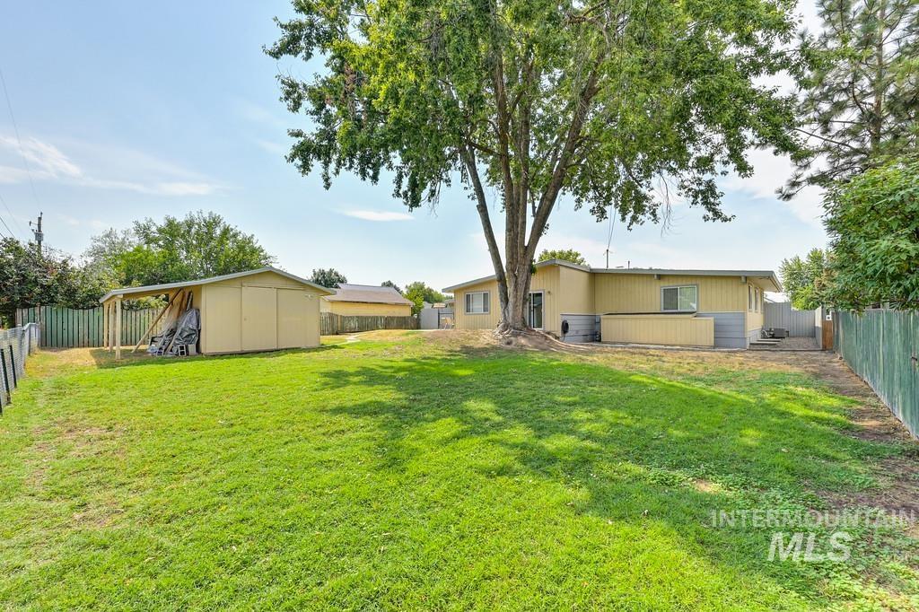 1221 7th Street, Clarkston, Washington 99403, 5 Bedrooms, 3.5 Bathrooms, Residential For Sale, Price $550,000, 98925480