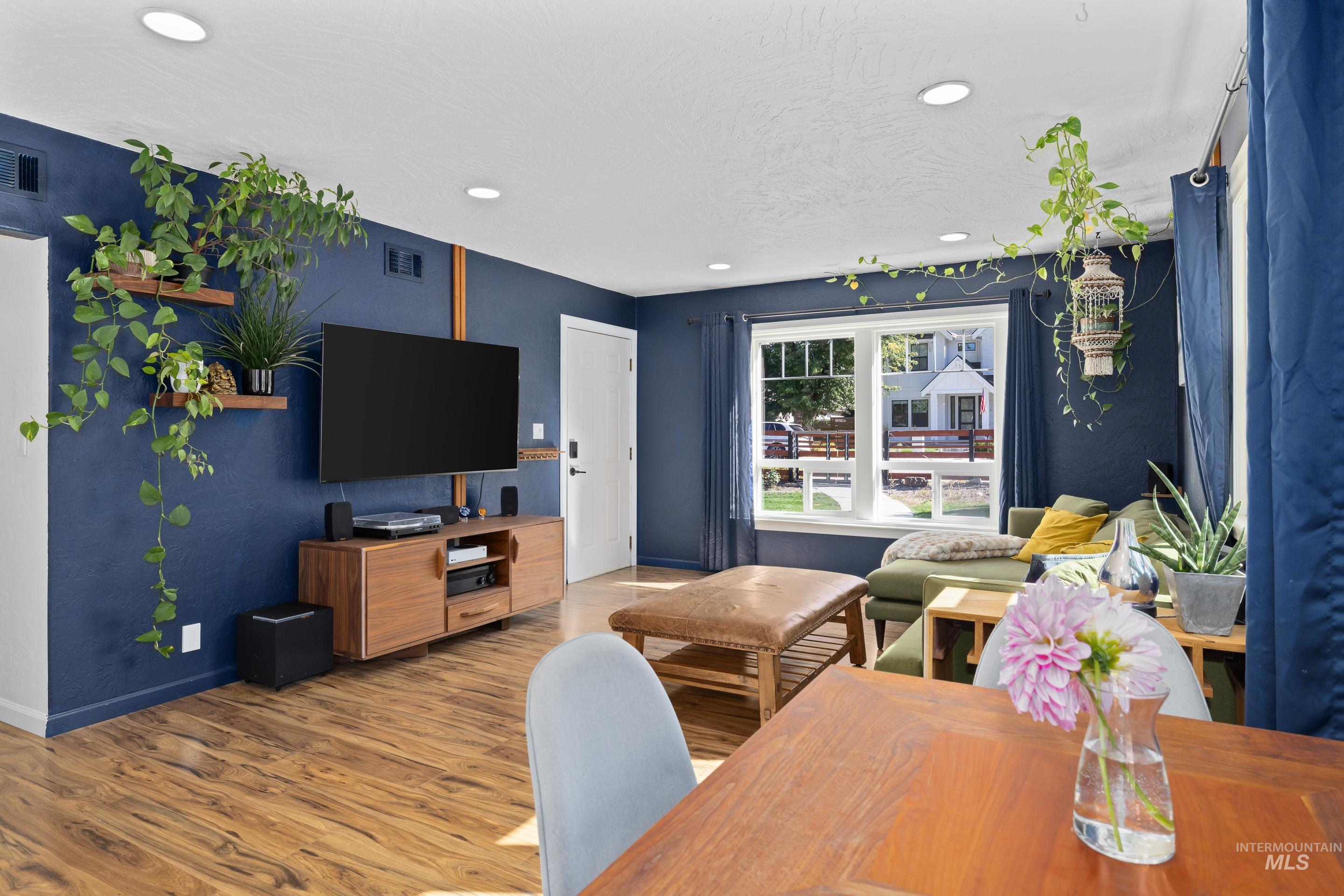 3005 N 28th, Boise, Idaho 83703, 2 Bedrooms, 1 Bathroom, Residential For Sale, Price $465,000, 98925481