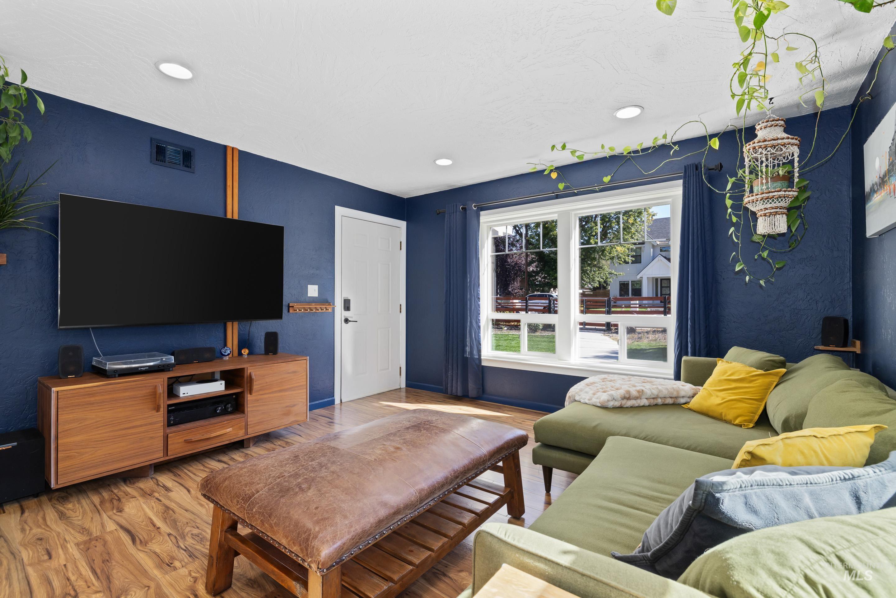 3005 N 28th, Boise, Idaho 83703, 2 Bedrooms, 1 Bathroom, Residential For Sale, Price $465,000, 98925481