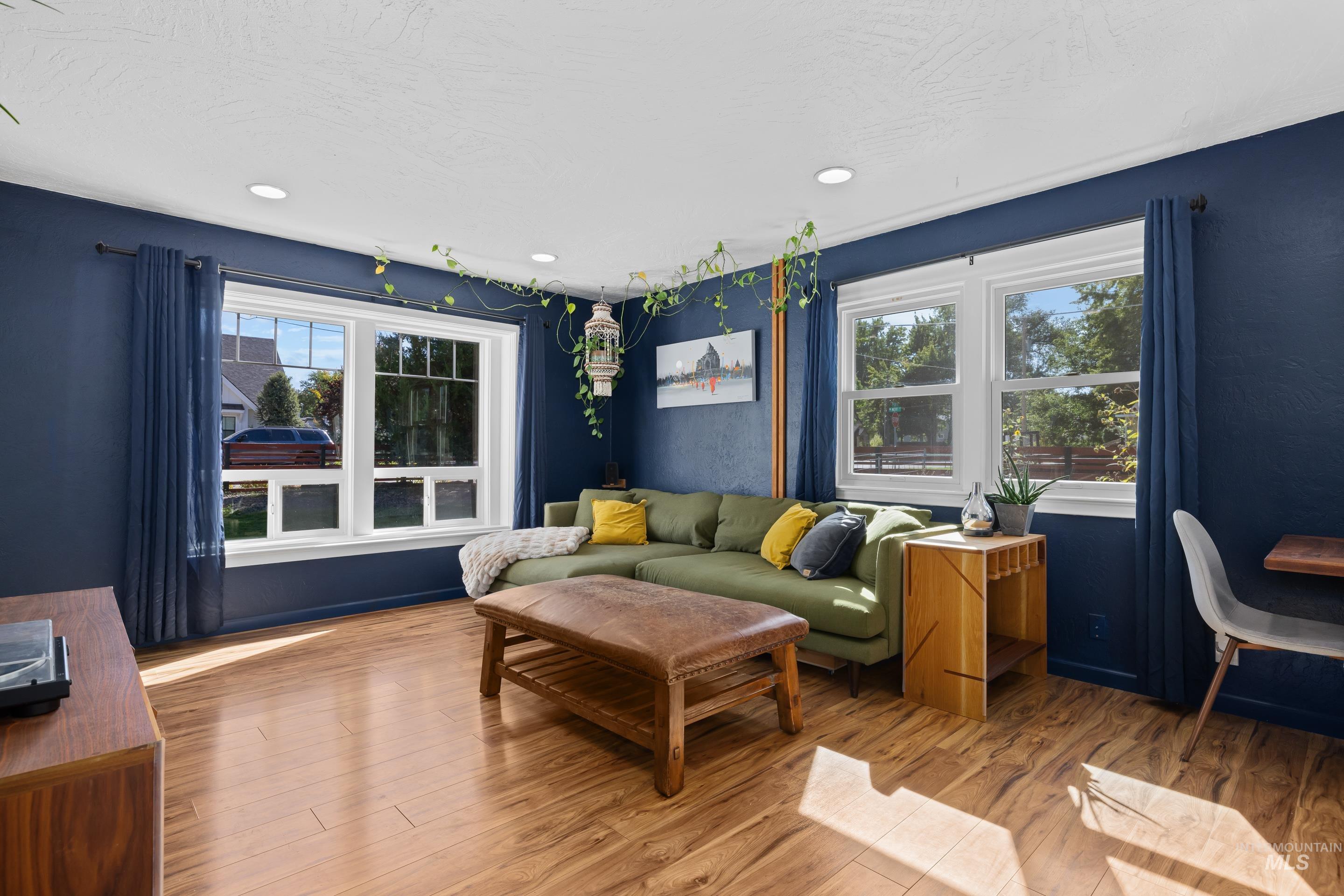 3005 N 28th, Boise, Idaho 83703, 2 Bedrooms, 1 Bathroom, Residential For Sale, Price $465,000, 98925481