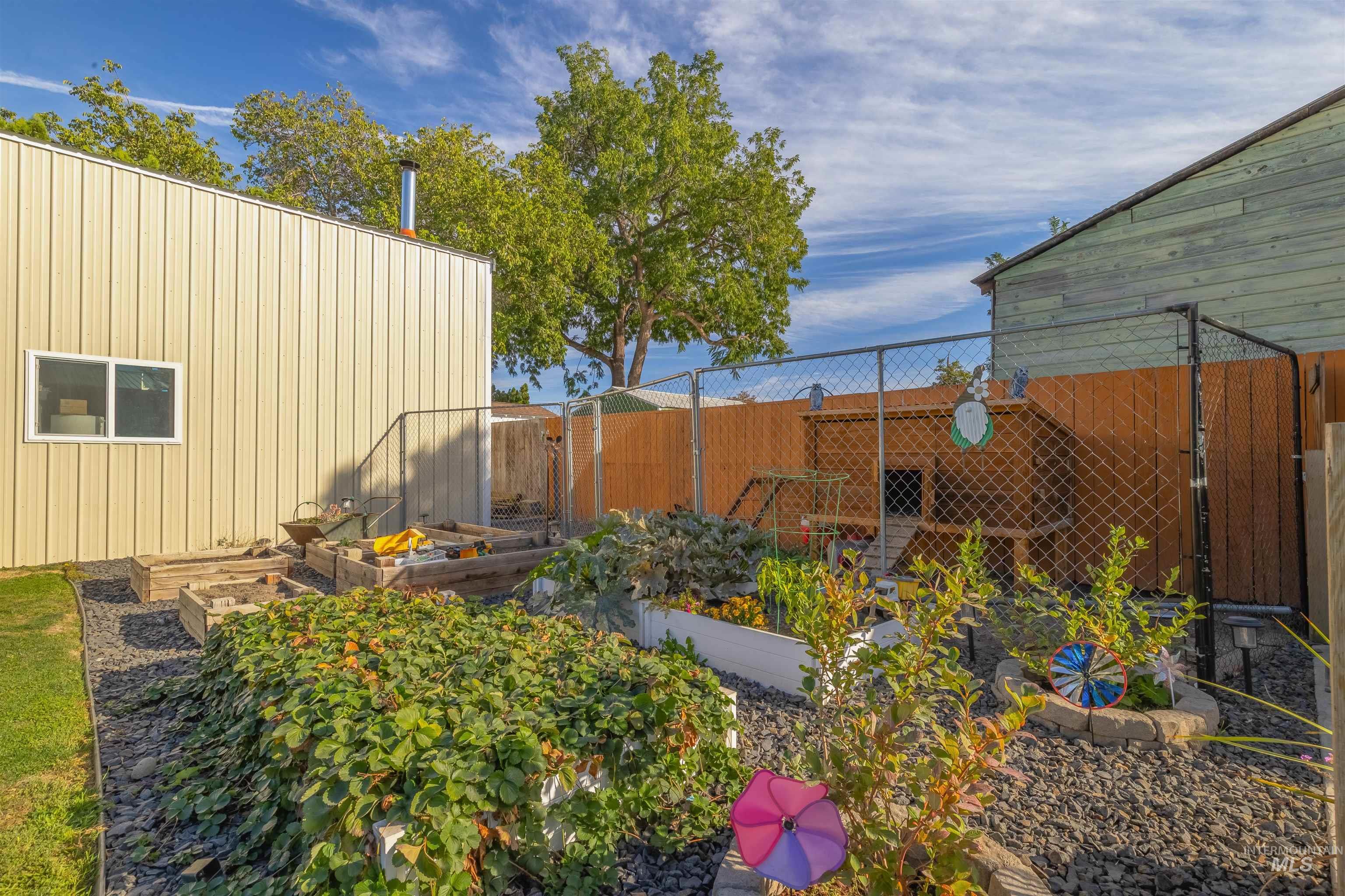 626 Airway Dr, Lewiston, Idaho 83501, 4 Bedrooms, 2 Bathrooms, Residential For Sale, Price $425,000, 98925488