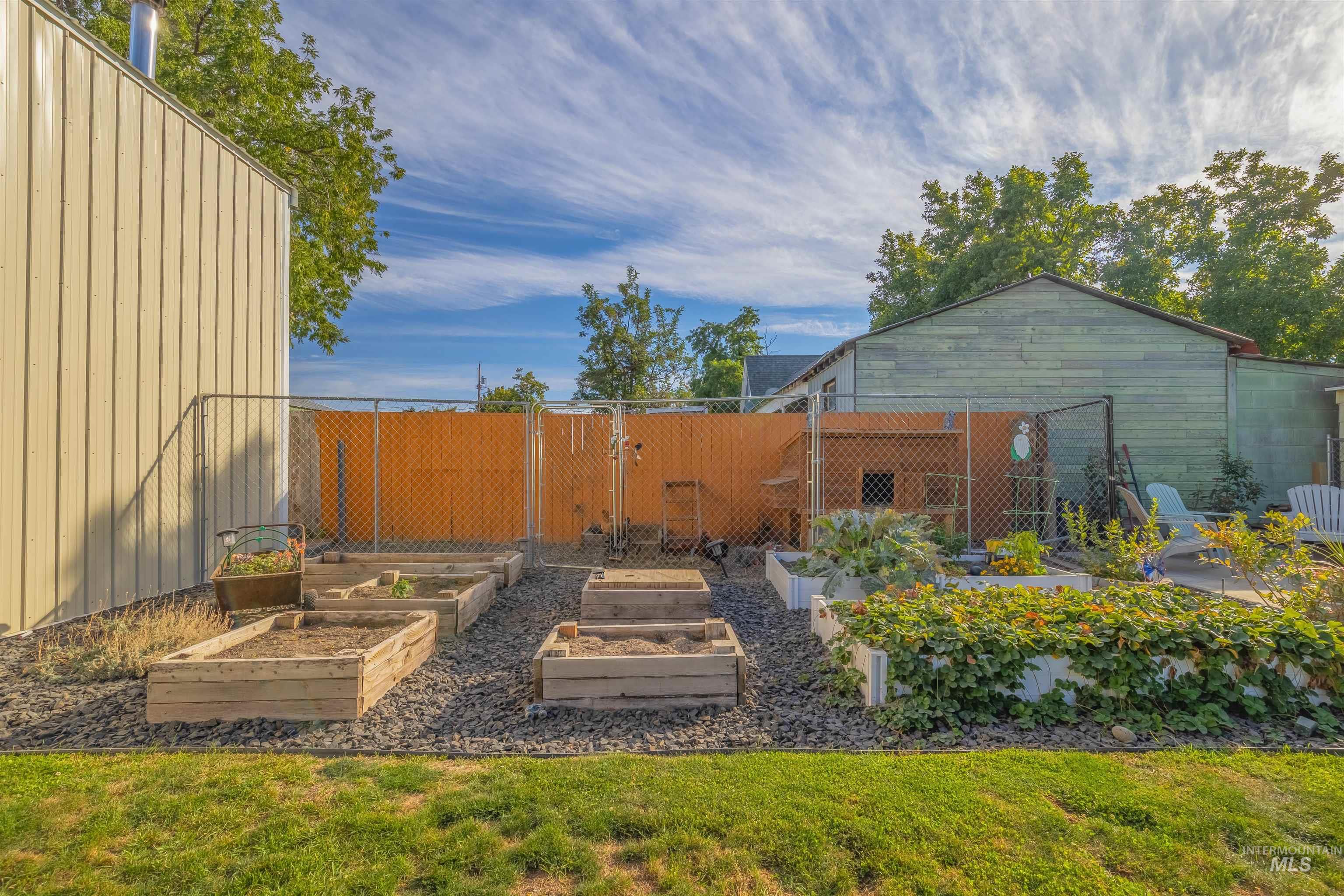 626 Airway Dr, Lewiston, Idaho 83501, 4 Bedrooms, 2 Bathrooms, Residential For Sale, Price $425,000, 98925488