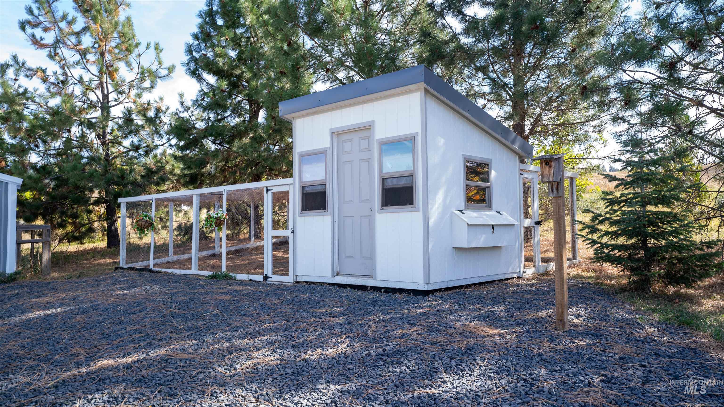 1111 Four Mile Rd, Viola, Idaho 83872, 3 Bedrooms, 2 Bathrooms, Residential For Sale, Price $804,900, 98925489