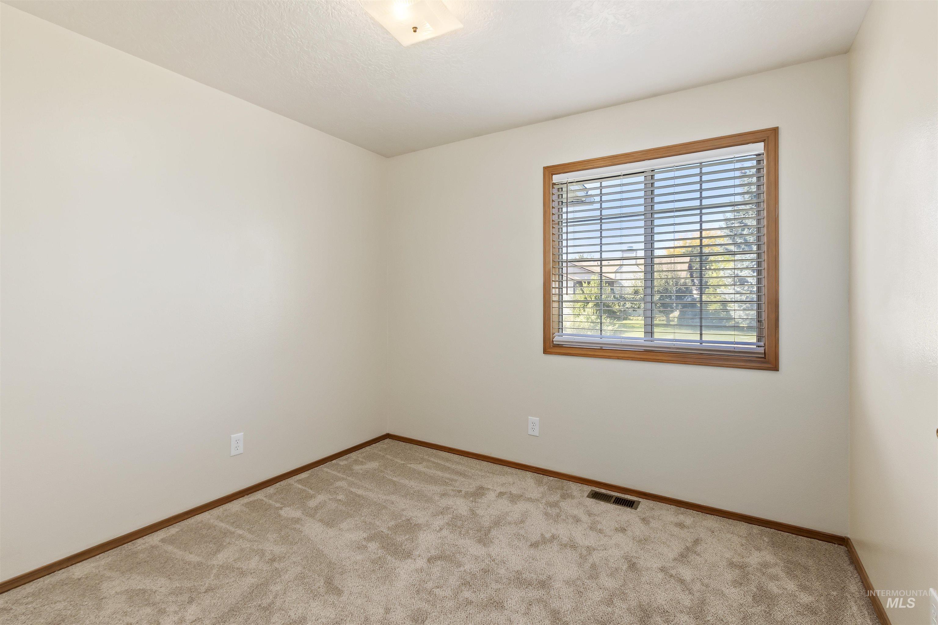 1210 Blake St. N., Twin Falls, Idaho 83301, 3 Bedrooms, 2 Bathrooms, Residential For Sale, Price $315,000, 98925491