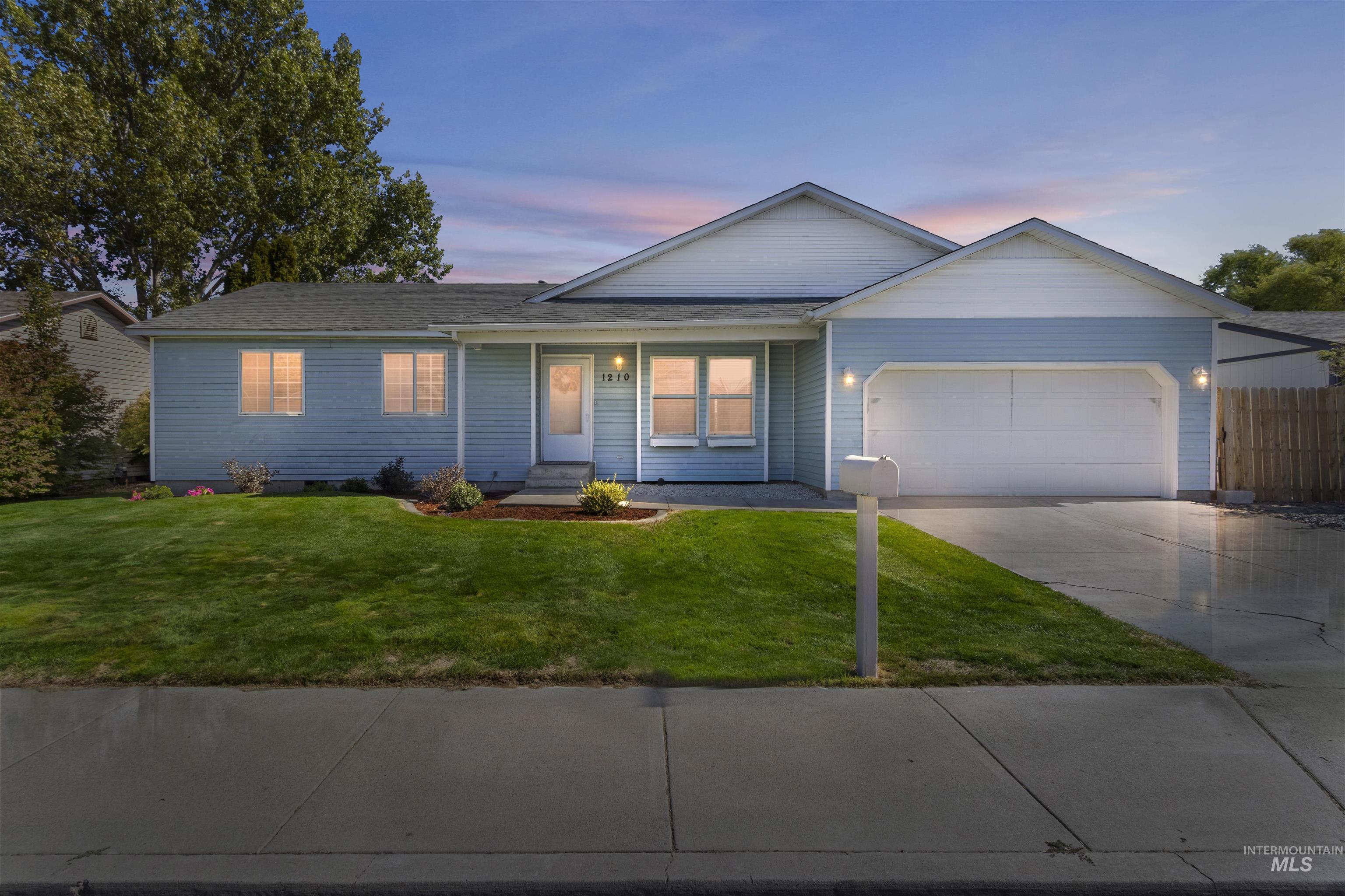 1210 Blake St. N., Twin Falls, Idaho 83301, 3 Bedrooms, 2 Bathrooms, Residential For Sale, Price $315,000,MLS 98925491