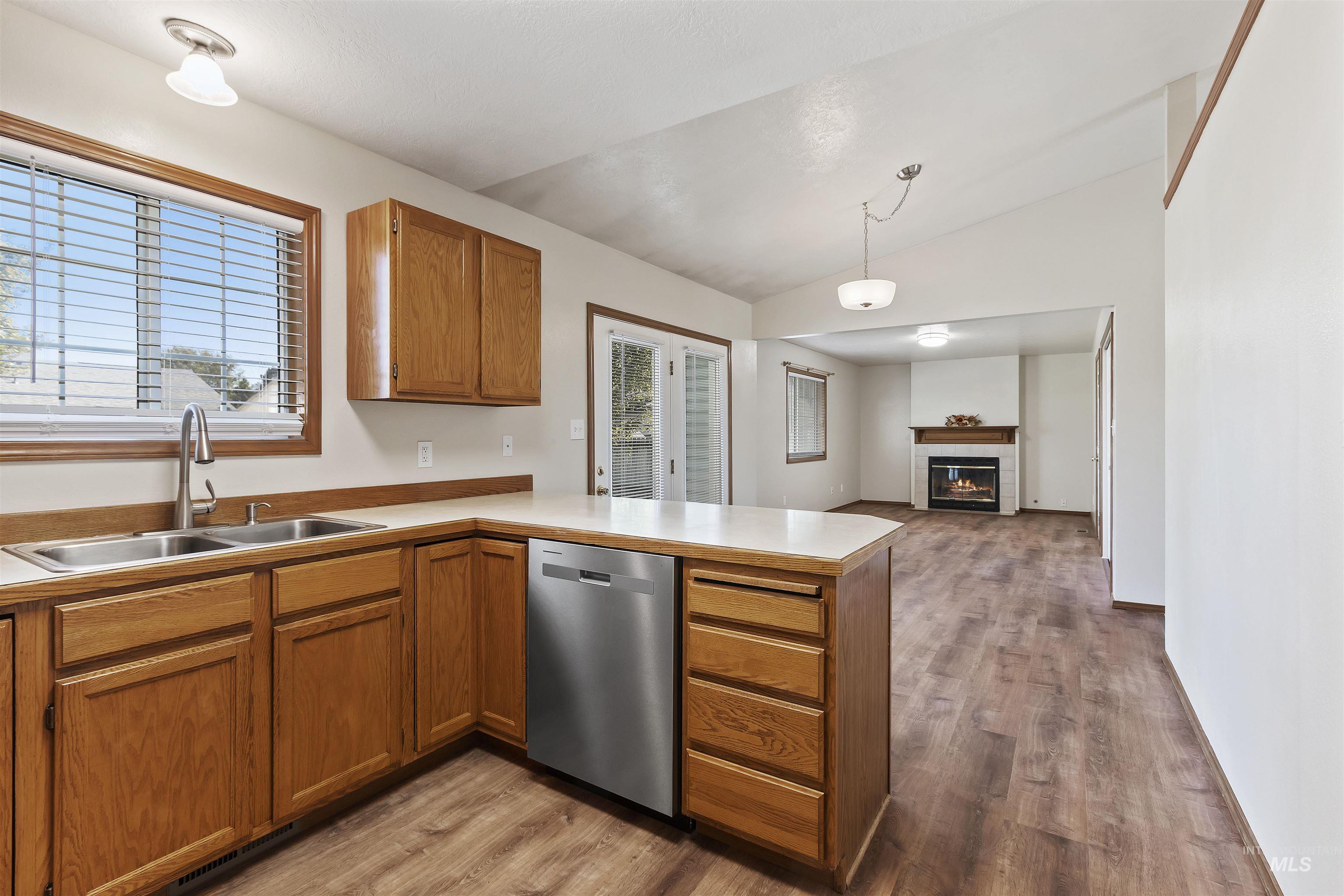 1210 Blake St. N., Twin Falls, Idaho 83301, 3 Bedrooms, 2 Bathrooms, Residential For Sale, Price $315,000, 98925491