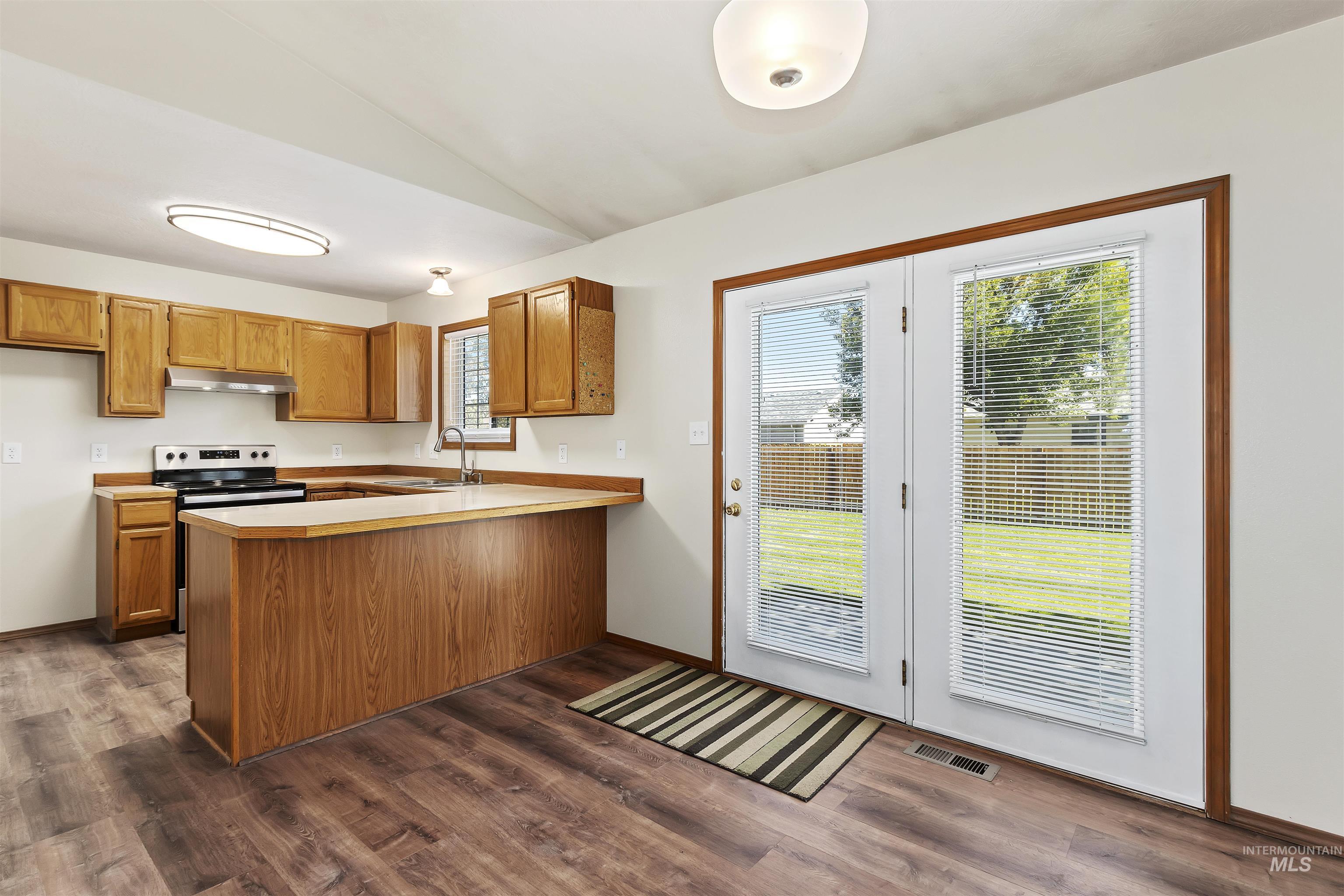 1210 Blake St. N., Twin Falls, Idaho 83301, 3 Bedrooms, 2 Bathrooms, Residential For Sale, Price $315,000, 98925491