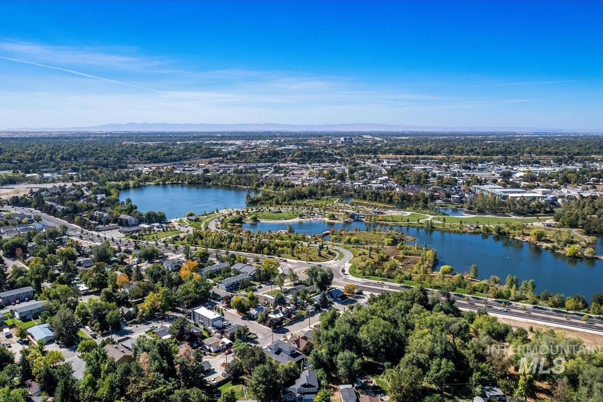 3003 W Moore St, Boise, Idaho 83702, 3 Bedrooms, 2.5 Bathrooms, Residential For Sale, Price $600,000, 98925492