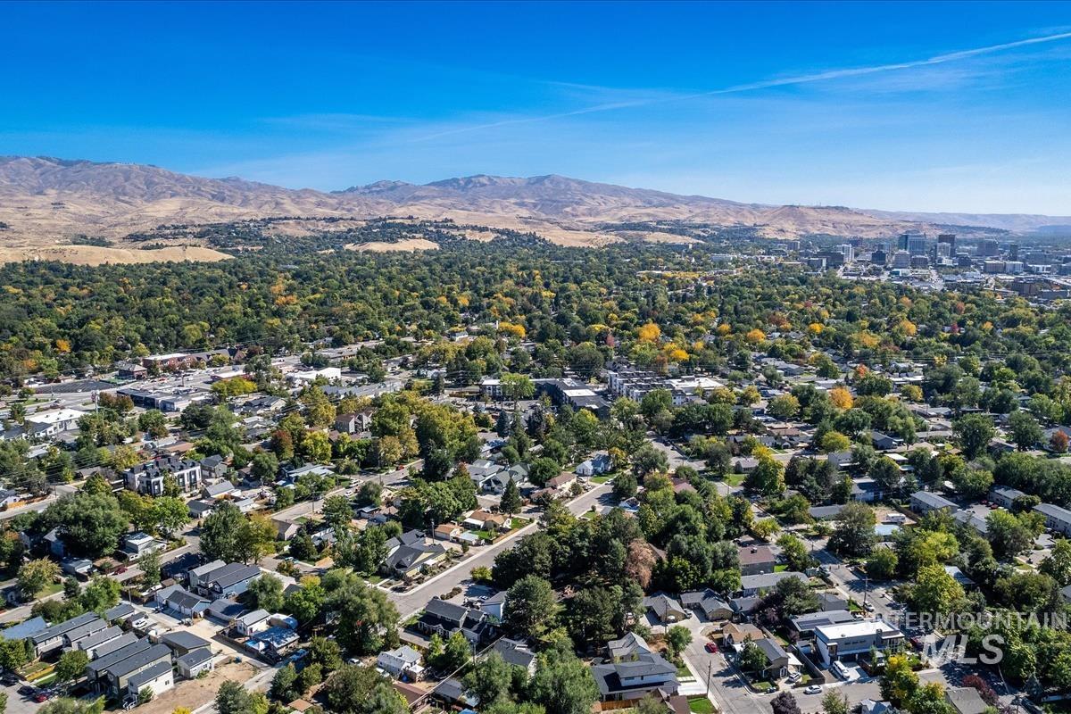 3003 W Moore St, Boise, Idaho 83702, 3 Bedrooms, 2.5 Bathrooms, Residential For Sale, Price $600,000, 98925492