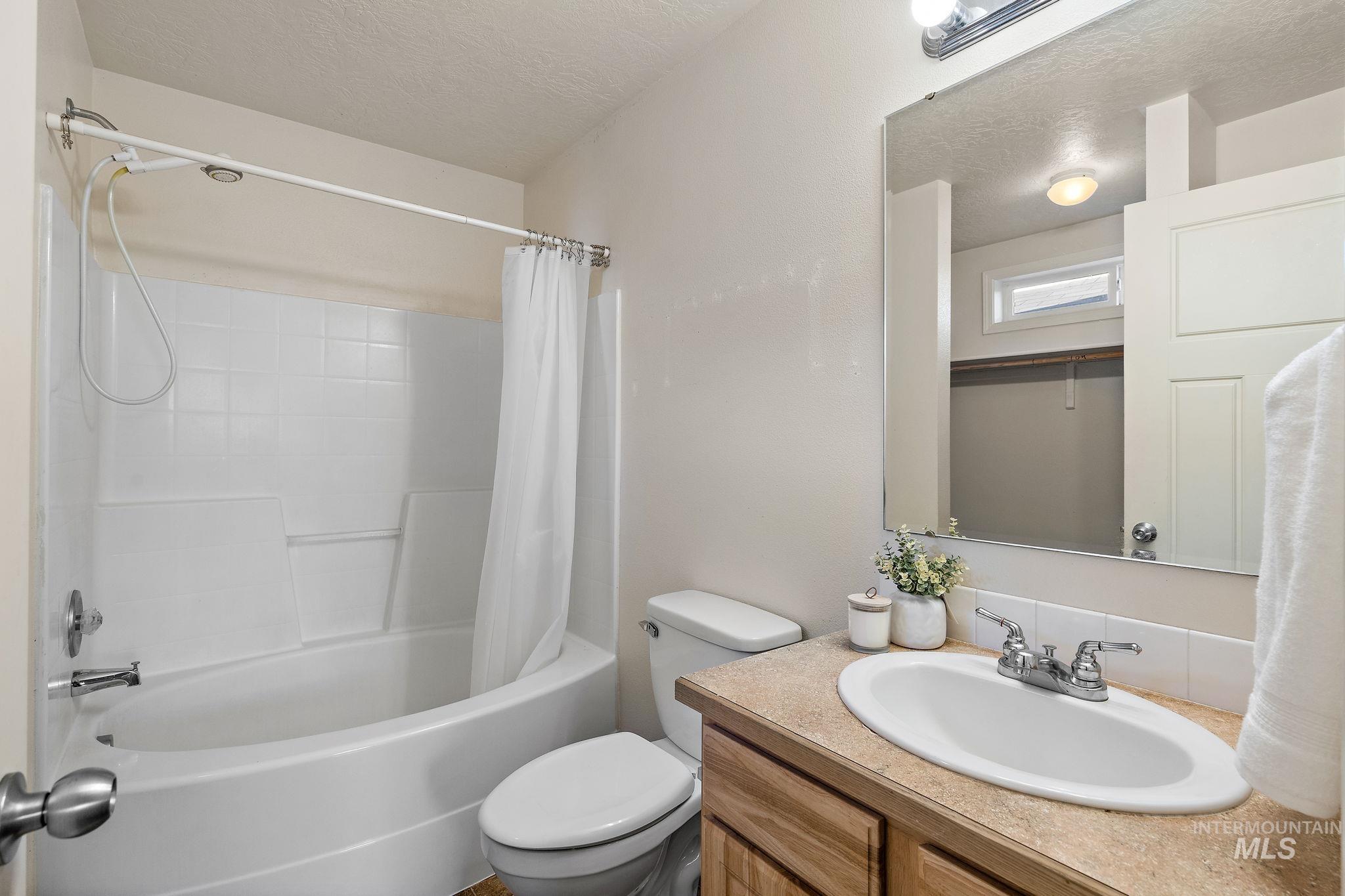 4331 N Beaham Ave, Meridian, Idaho 83646, 3 Bedrooms, 2 Bathrooms, Residential For Sale, Price $400,000, 98925493