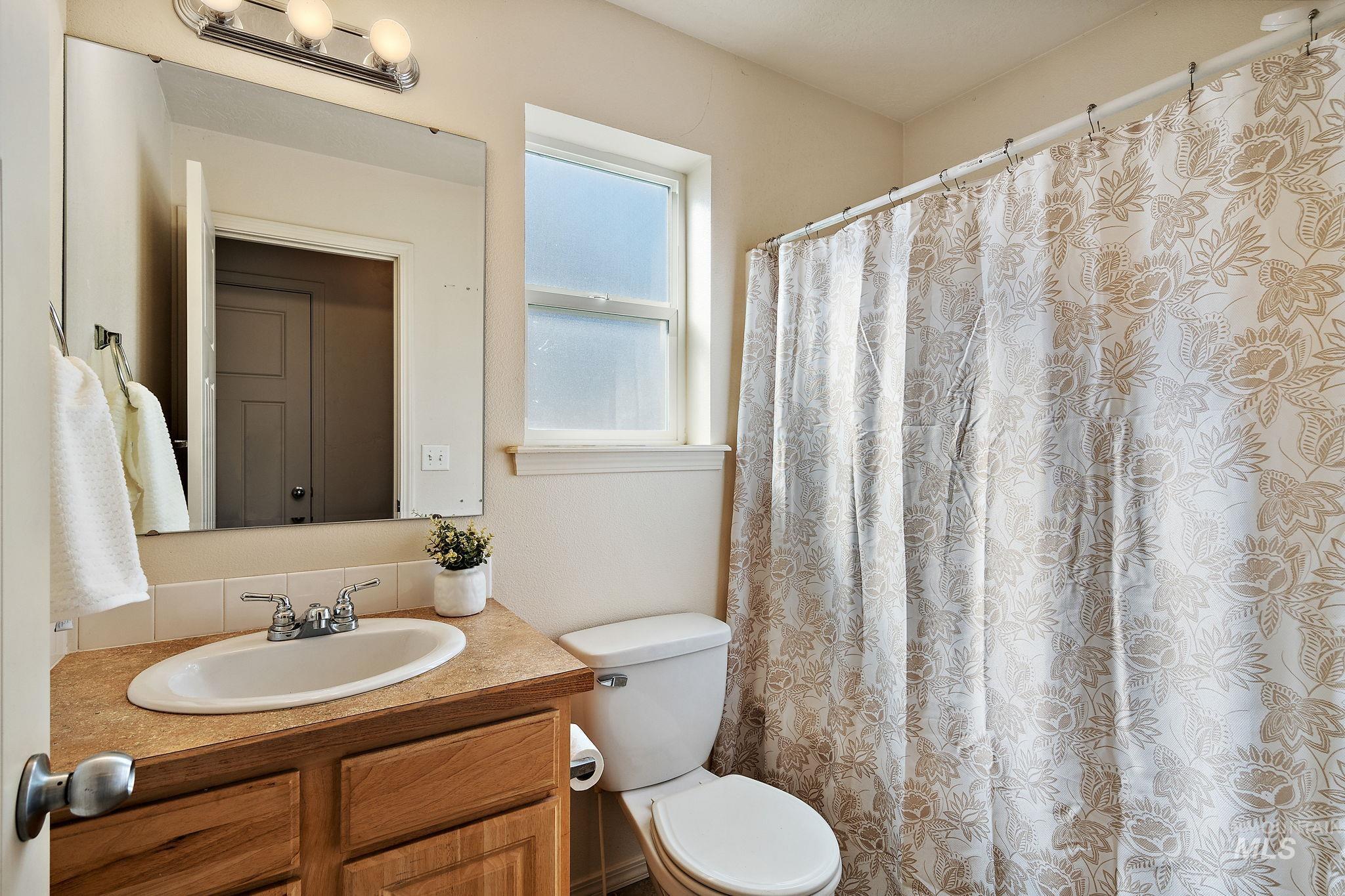 4331 N Beaham Ave, Meridian, Idaho 83646, 3 Bedrooms, 2 Bathrooms, Residential For Sale, Price $400,000, 98925493