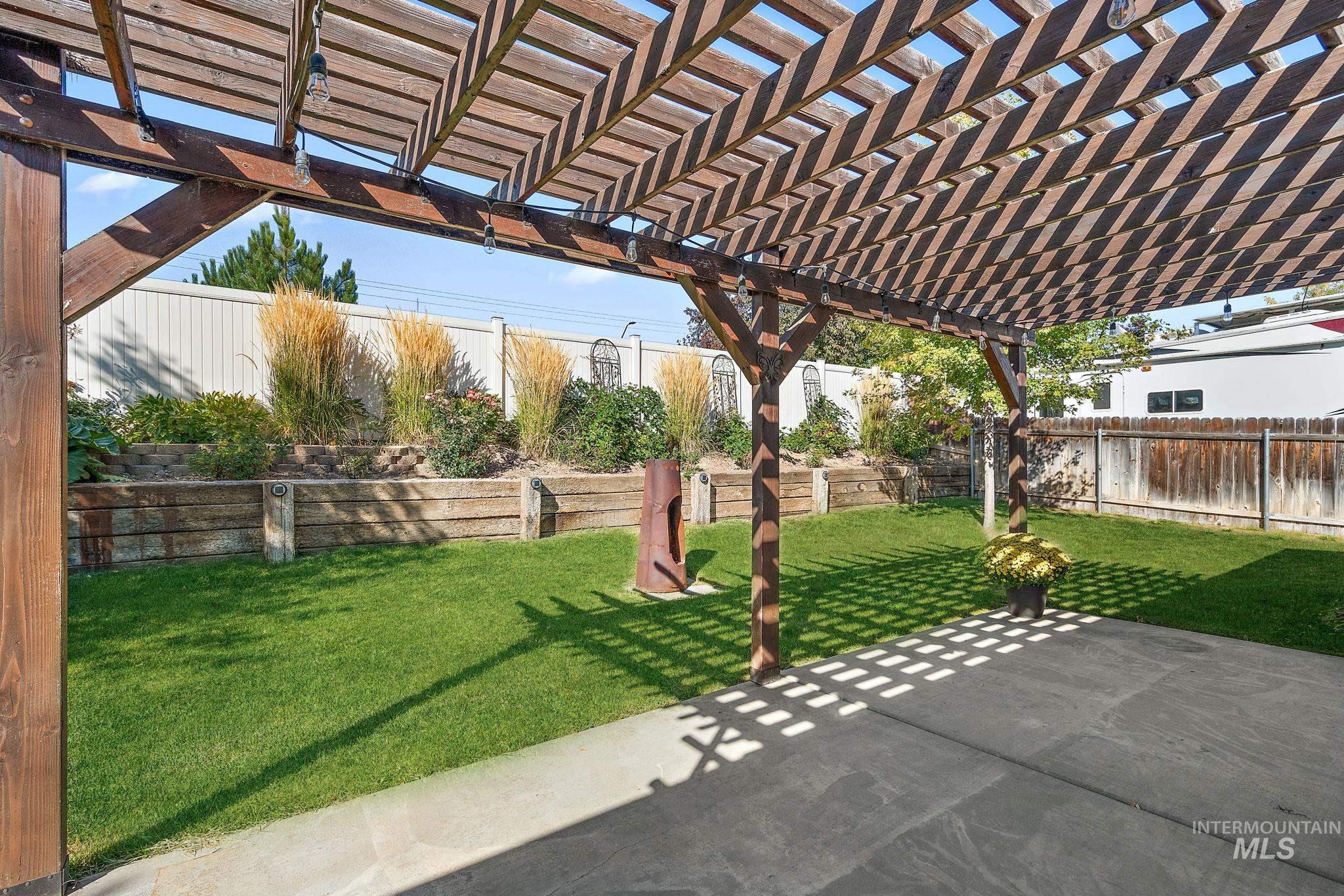 4331 N Beaham Ave, Meridian, Idaho 83646, 3 Bedrooms, 2 Bathrooms, Residential For Sale, Price $400,000, 98925493