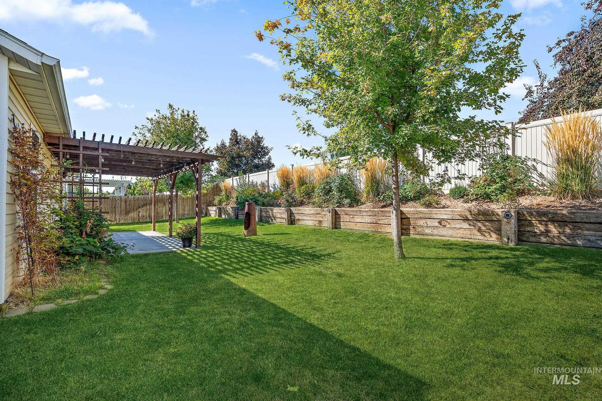 4331 N Beaham Ave, Meridian, Idaho 83646, 3 Bedrooms, 2 Bathrooms, Residential For Sale, Price $400,000, 98925493