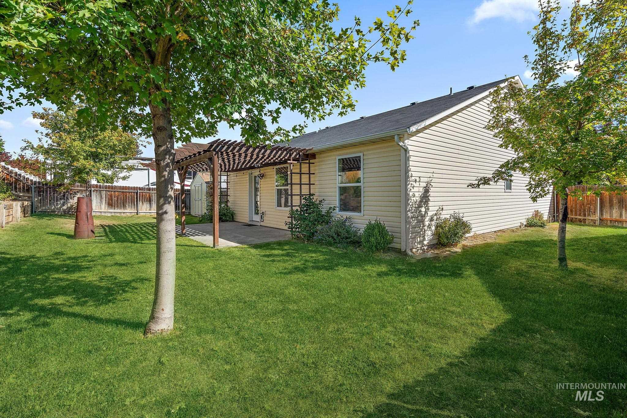 4331 N Beaham Ave, Meridian, Idaho 83646, 3 Bedrooms, 2 Bathrooms, Residential For Sale, Price $400,000, 98925493