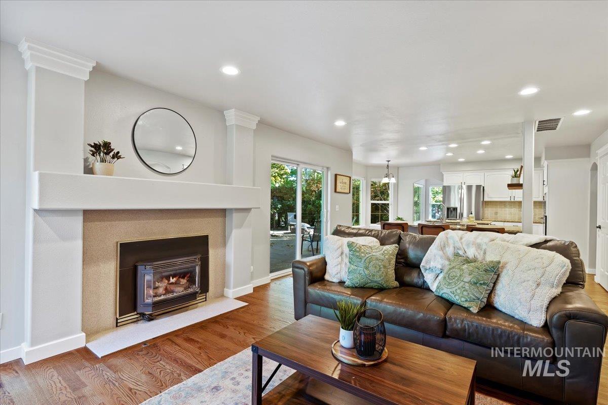 10348 W Burntwood Ct, Boise, Idaho 83704, 3 Bedrooms, 2.5 Bathrooms, Residential For Sale, Price $659,900, 98925499