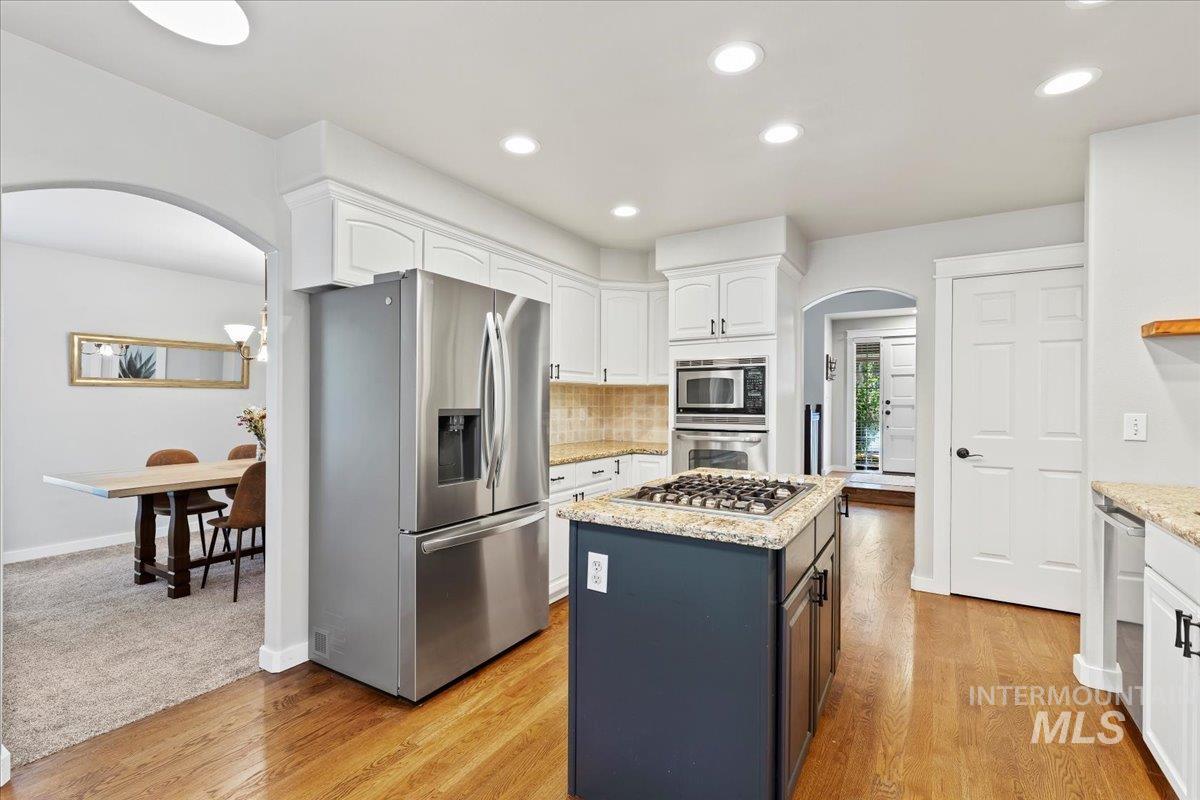 10348 W Burntwood Ct, Boise, Idaho 83704, 3 Bedrooms, 2.5 Bathrooms, Residential For Sale, Price $659,900, 98925499