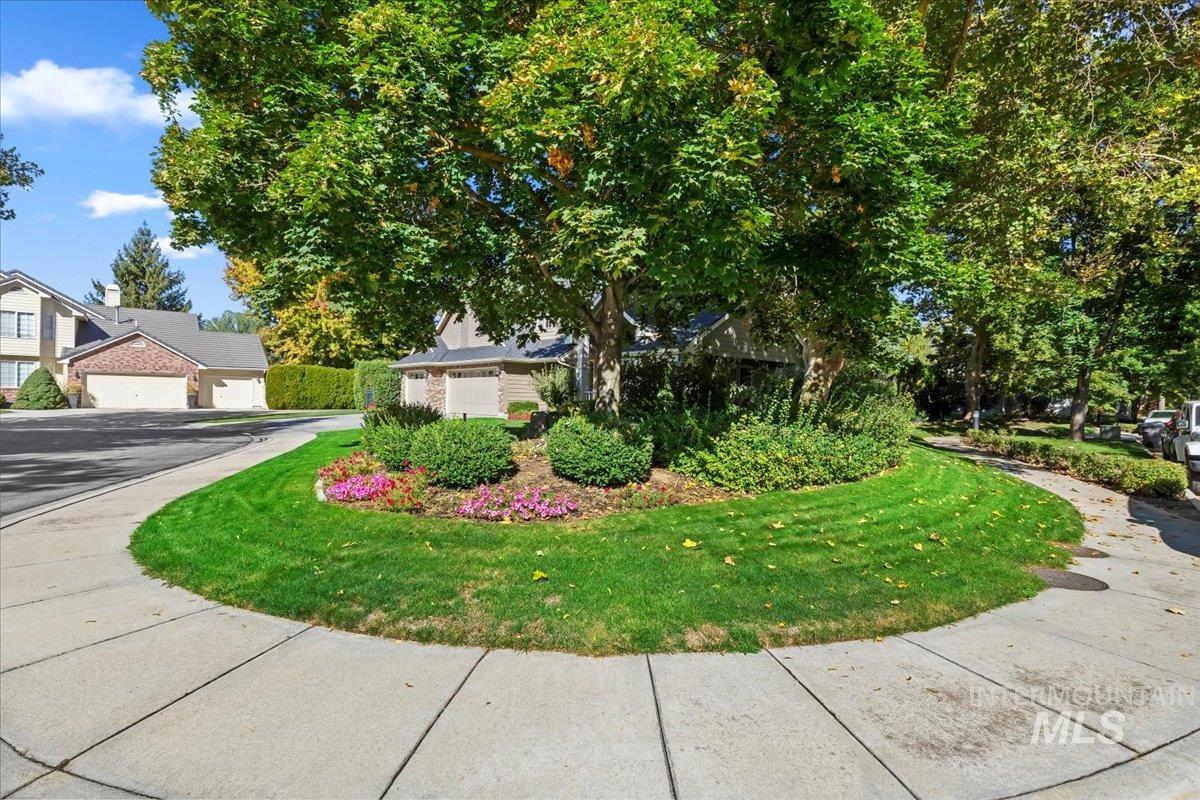 10348 W Burntwood Ct, Boise, Idaho 83704, 3 Bedrooms, 2.5 Bathrooms, Residential For Sale, Price $659,900, 98925499