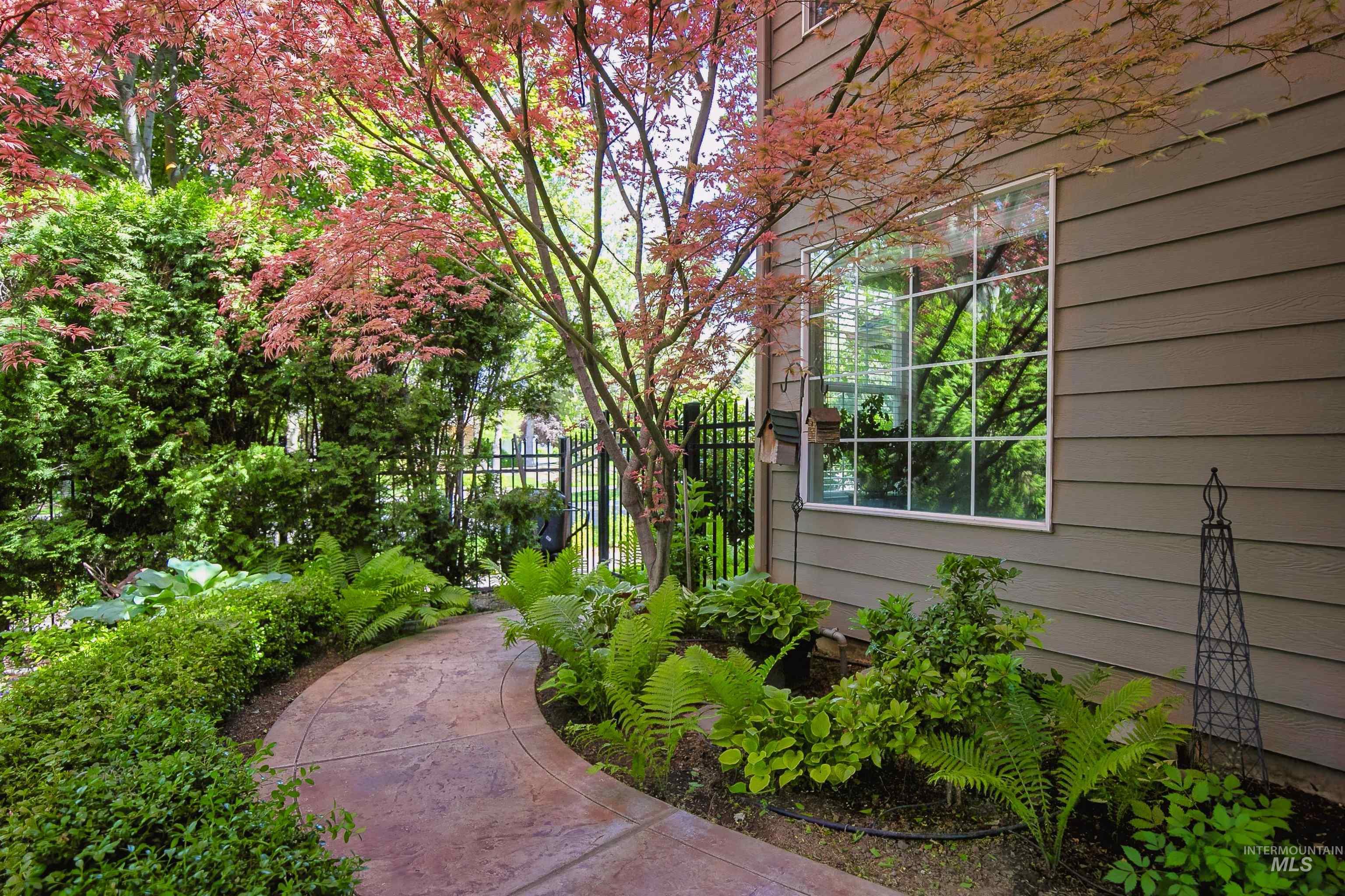 10348 W Burntwood Ct, Boise, Idaho 83704, 3 Bedrooms, 2.5 Bathrooms, Residential For Sale, Price $659,900, 98925499