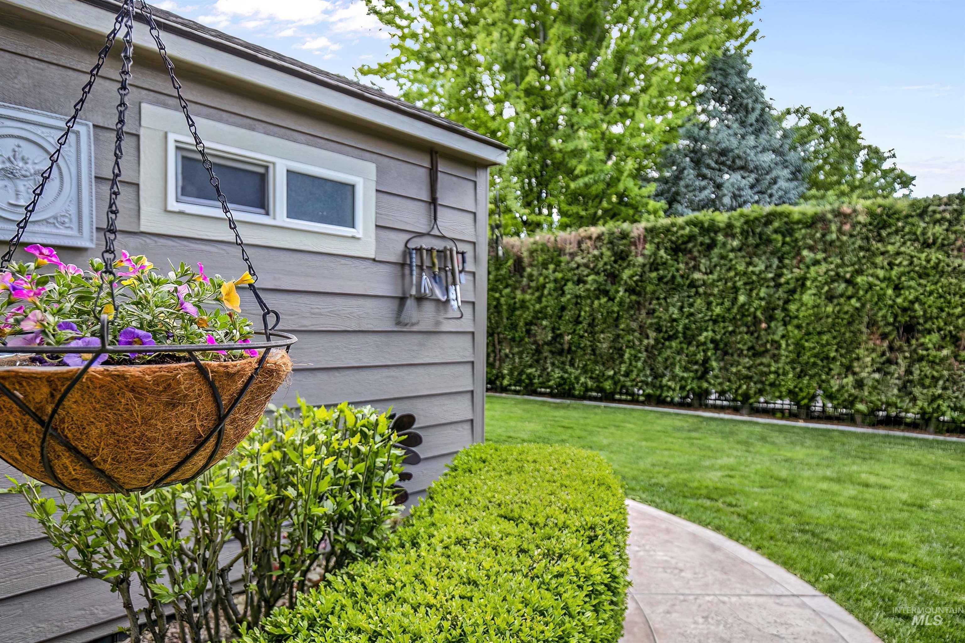 10348 W Burntwood Ct, Boise, Idaho 83704, 3 Bedrooms, 2.5 Bathrooms, Residential For Sale, Price $659,900, 98925499