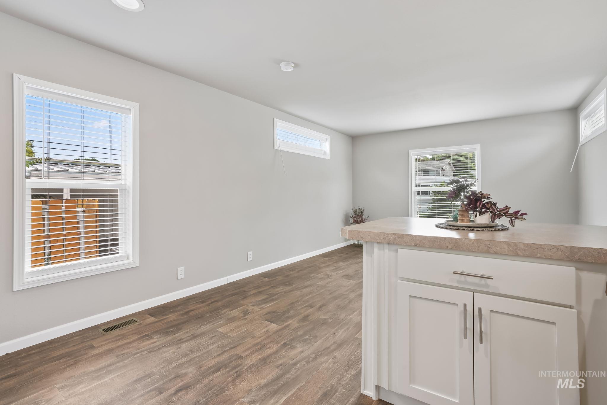 915 S Curtis Rd #78, Boise, Idaho 83705, 2 Bedrooms, 1 Bathroom, Residential For Sale, Price $99,900, 98925501