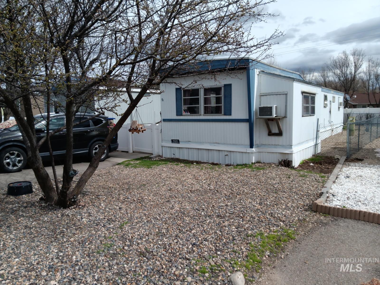 1420 N Oakwood, Boise, Idaho 83704, 2 Bedrooms, 1 Bathroom, Residential For Sale, Price $30,000, 98925502