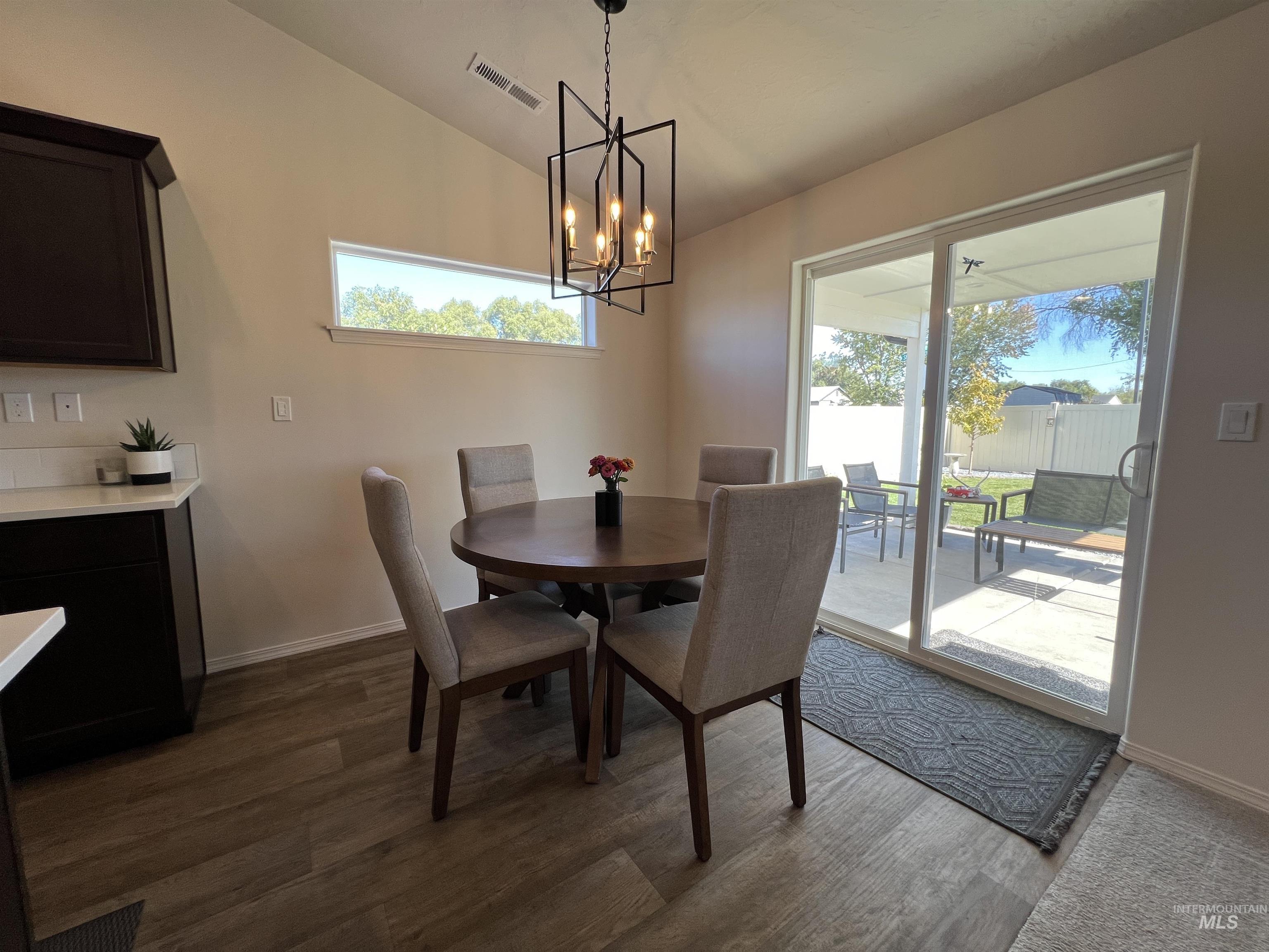 520 Bolson pl, Caldwell, Idaho 83605, 3 Bedrooms, 2 Bathrooms, Residential For Sale, Price $402,500, 98925511
