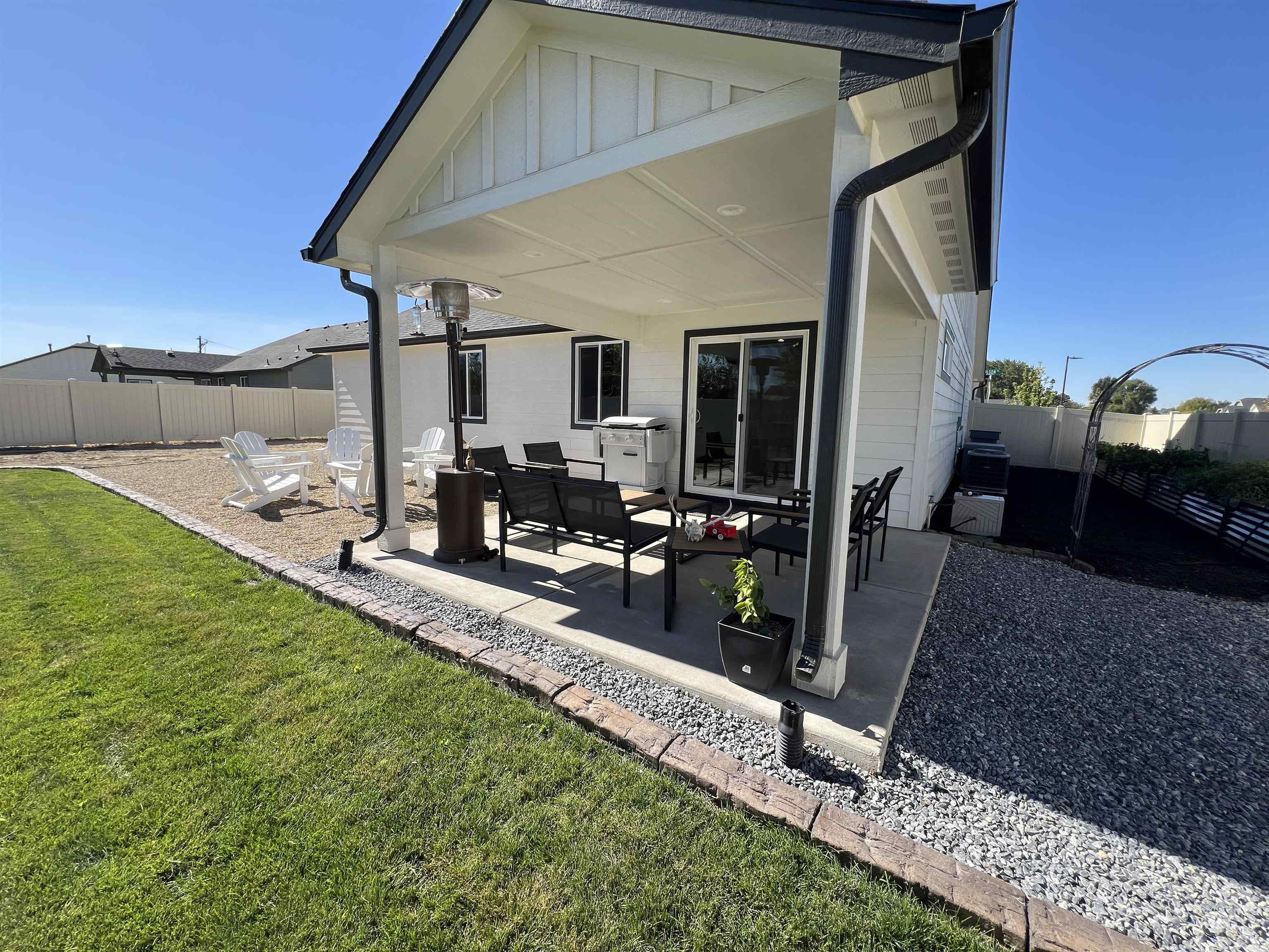 520 Bolson pl, Caldwell, Idaho 83605, 3 Bedrooms, 2 Bathrooms, Residential For Sale, Price $402,500, 98925511