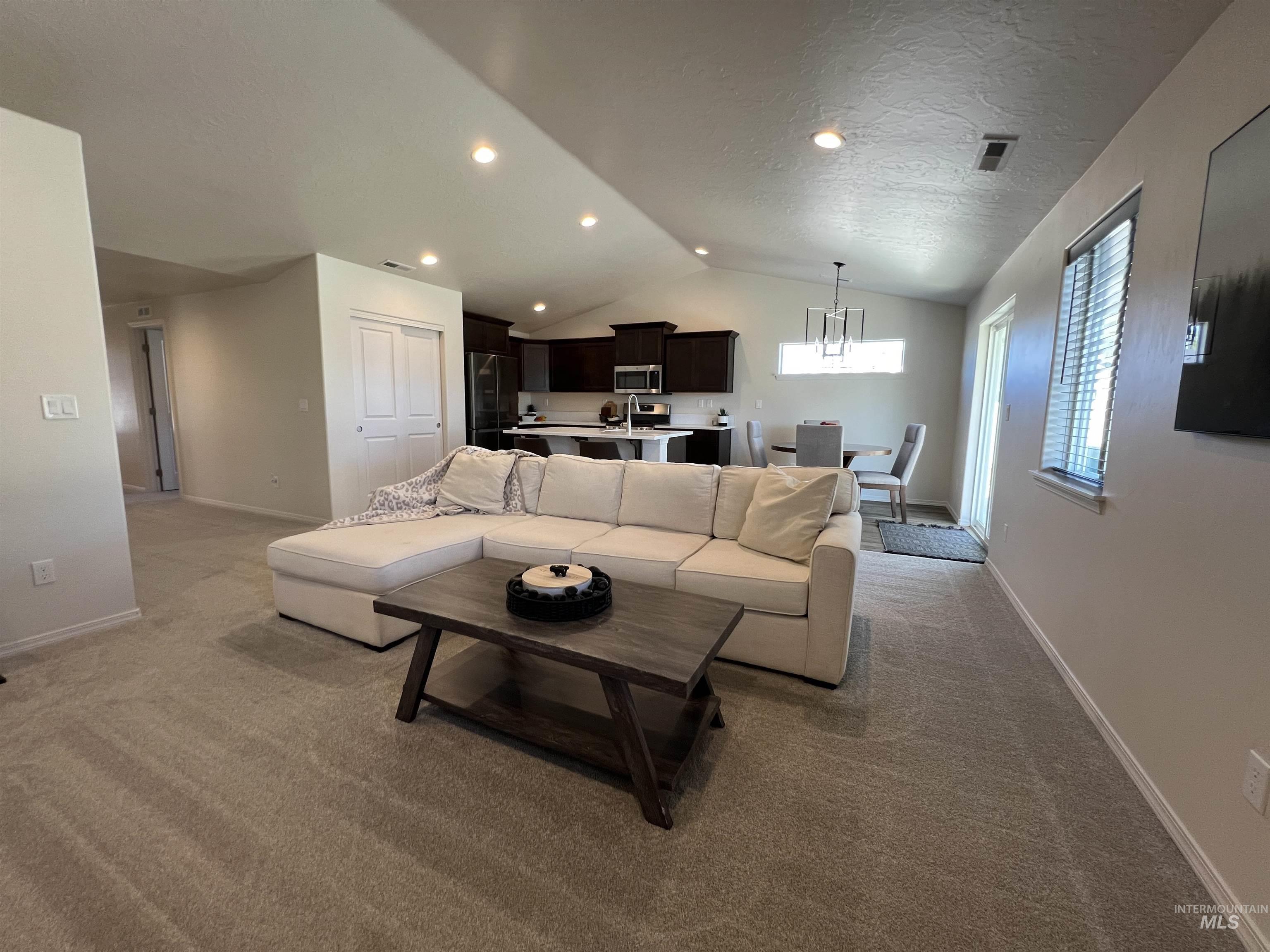 520 Bolson pl, Caldwell, Idaho 83605, 3 Bedrooms, 2 Bathrooms, Residential For Sale, Price $402,500, 98925511